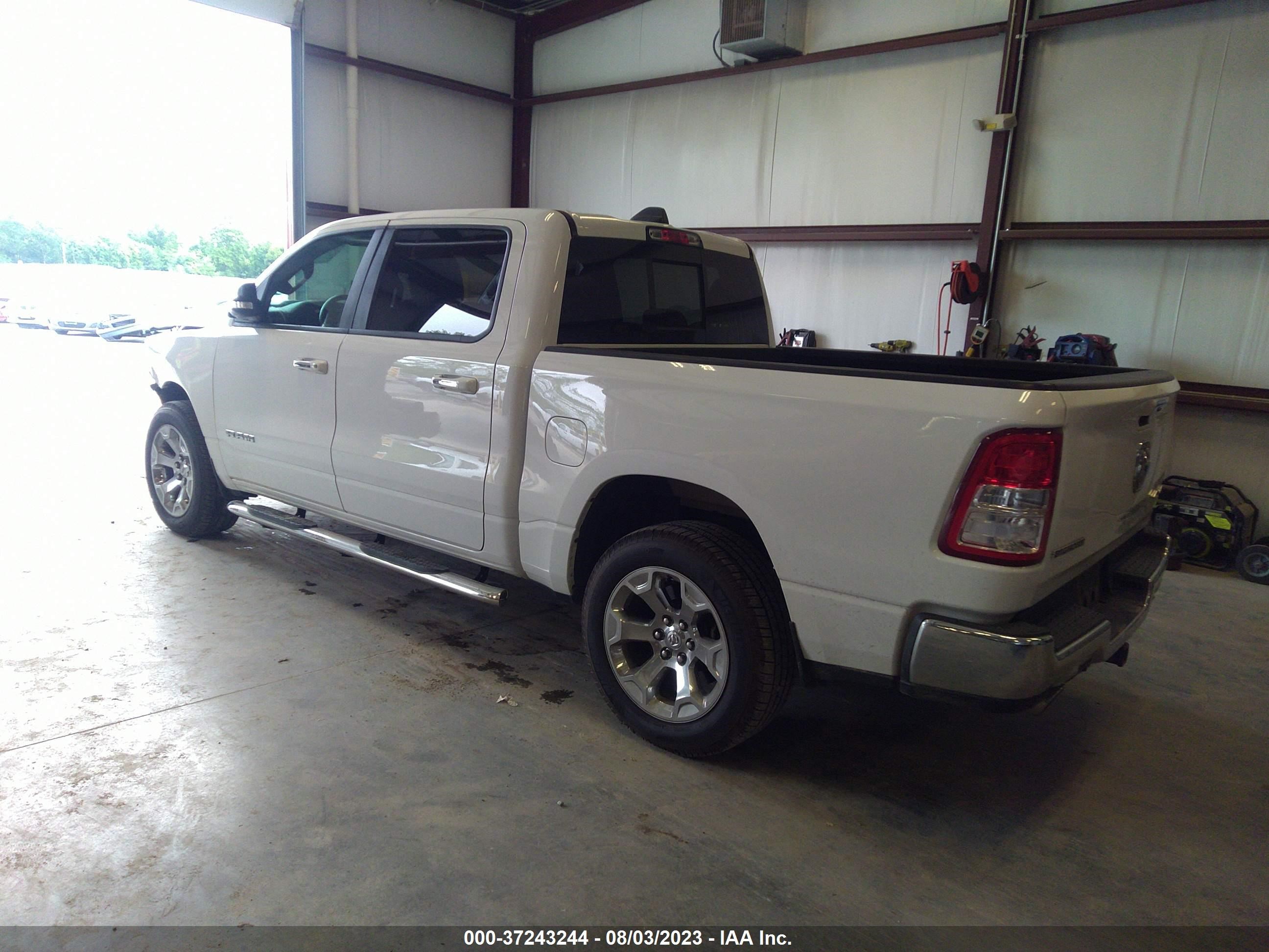 Photo 2 VIN: 1C6SRFFT5KN703030 - RAM 1500 