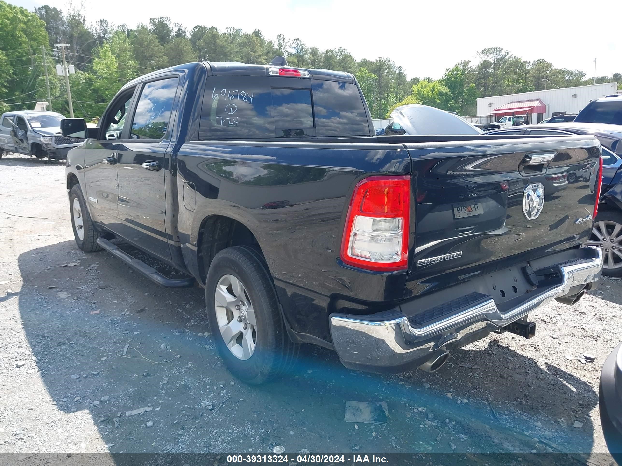 Photo 2 VIN: 1C6SRFFT8KN696784 - RAM 1500 