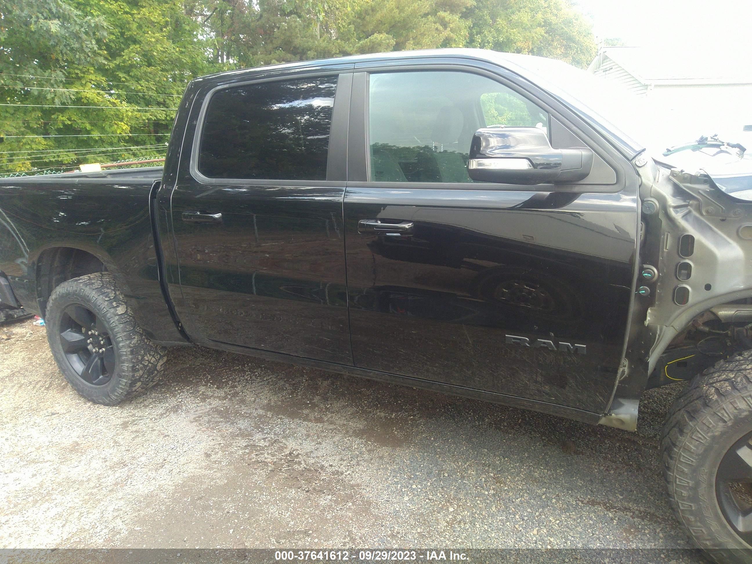 Photo 13 VIN: 1C6SRFFT8KN899187 - RAM 1500 