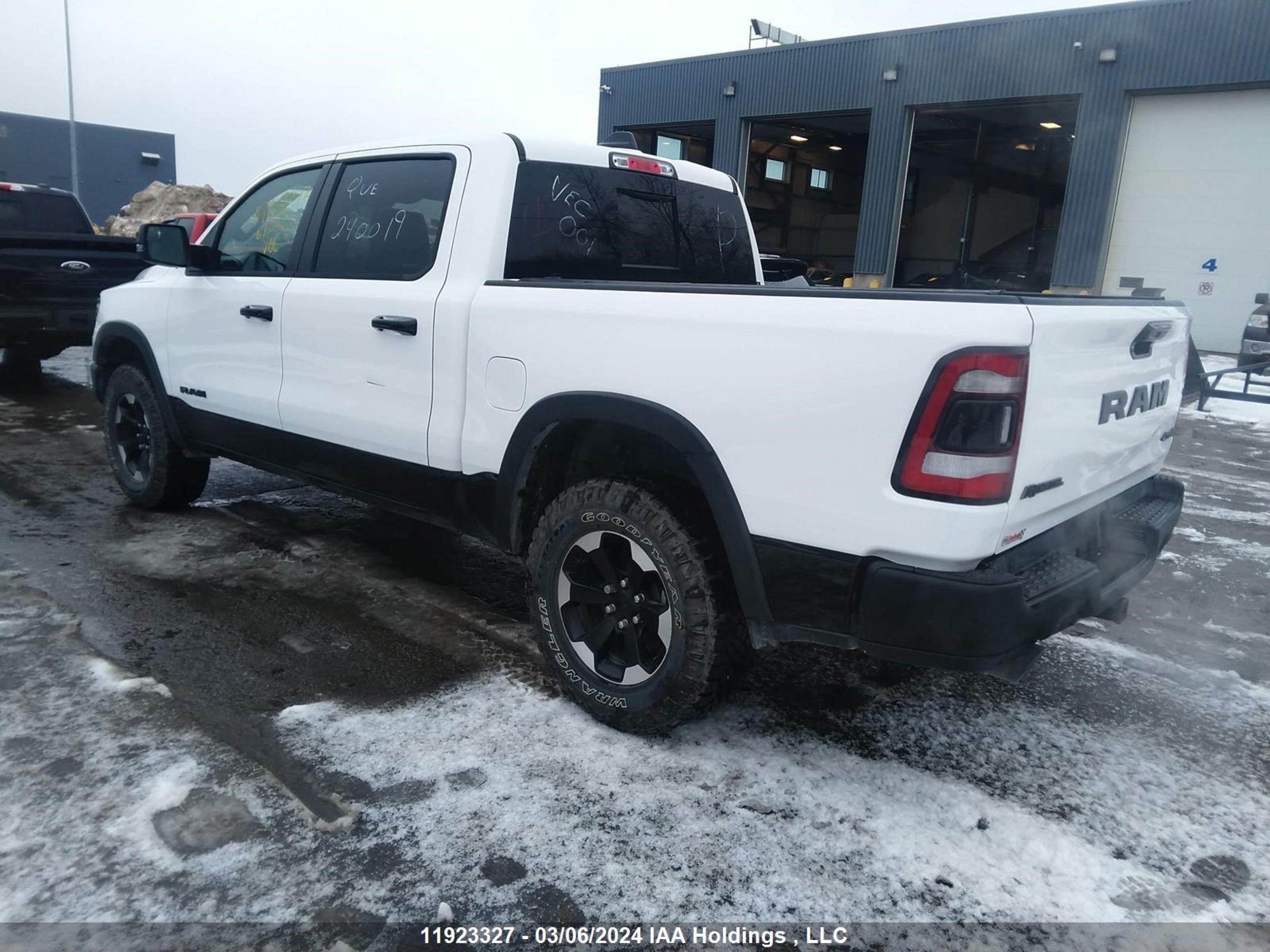 Photo 2 VIN: 1C6SRFLT1PN680440 - DODGE RAM 