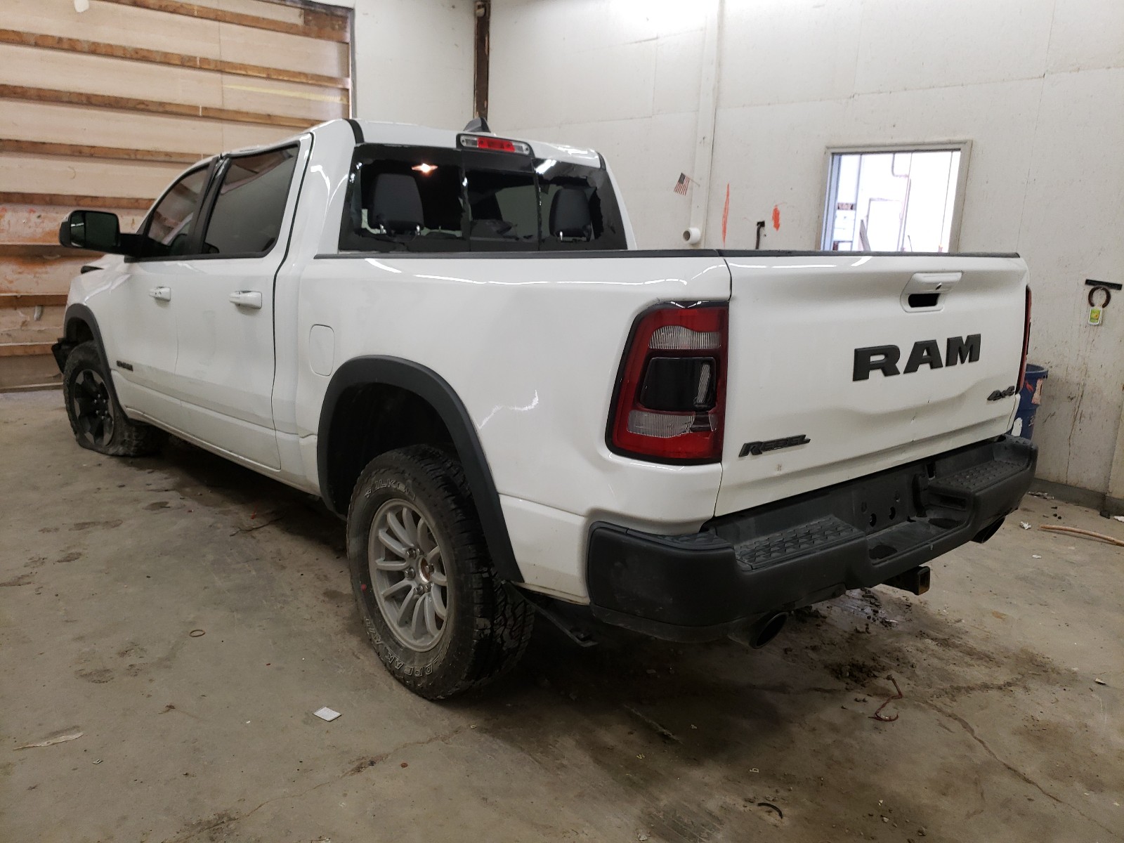 Photo 2 VIN: 1C6SRFLT4LN178810 - RAM 1500 REBEL 