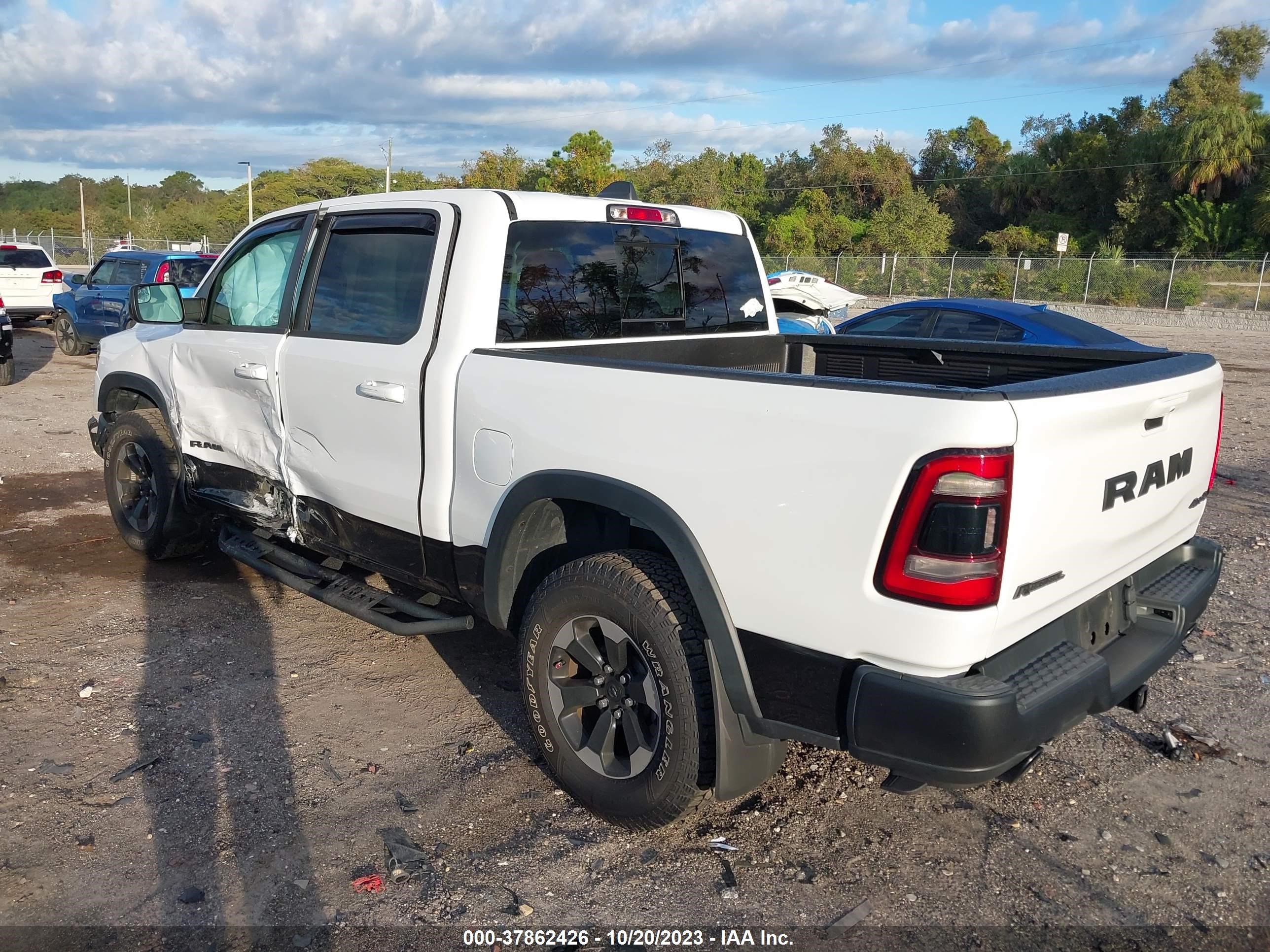 Photo 2 VIN: 1C6SRFLT8KN848969 - RAM 1500 