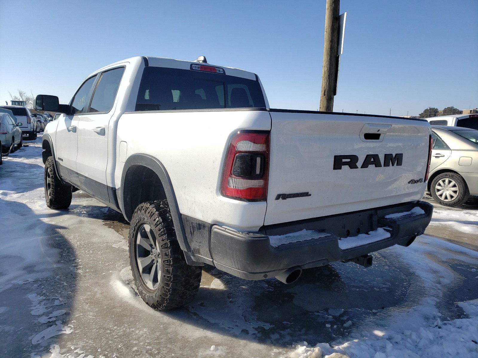 Photo 2 VIN: 1C6SRFLTXKN671227 - RAM 1500 REBEL 