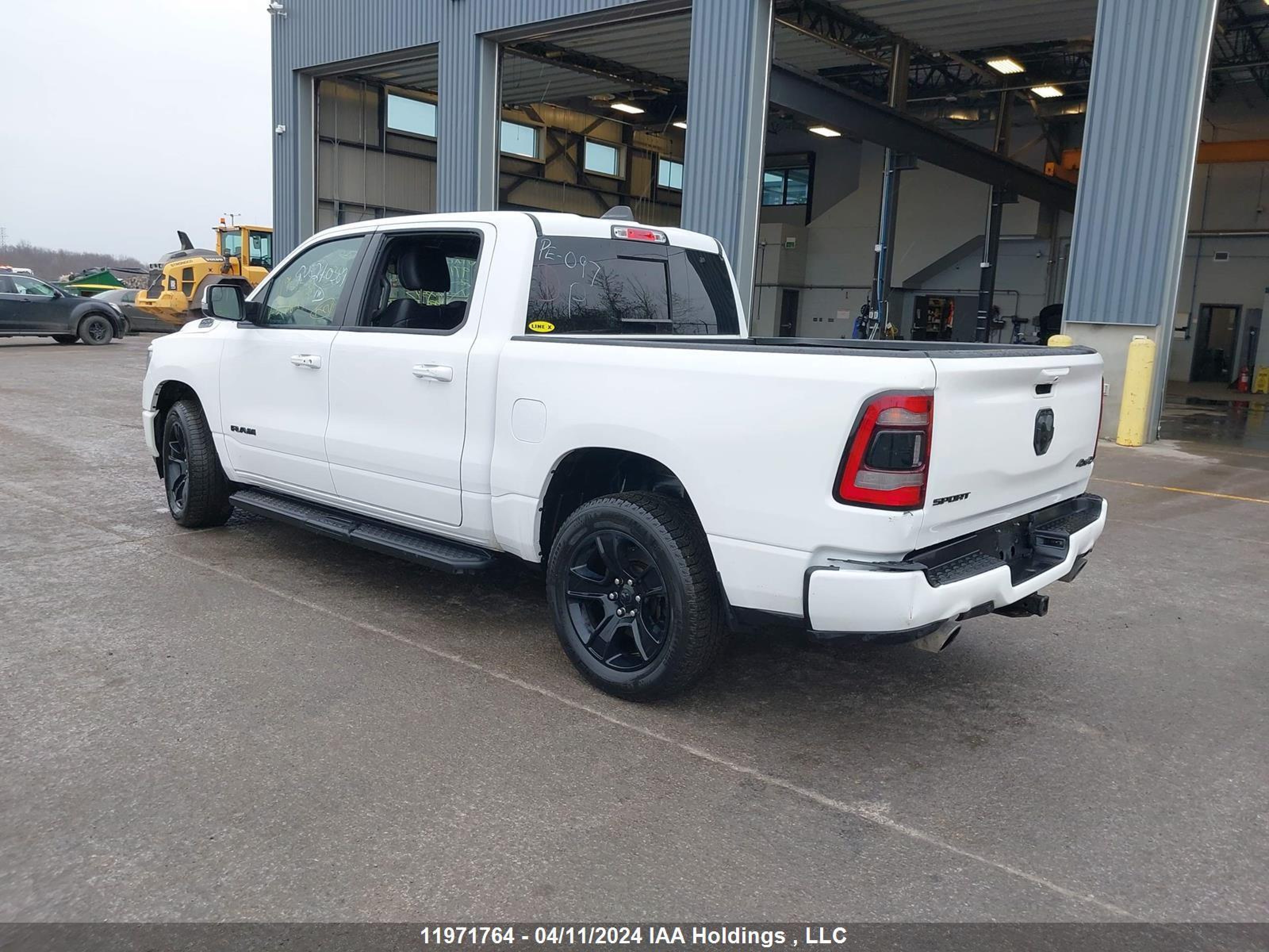 Photo 2 VIN: 1C6SRFVT3NN377847 - DODGE RAM 