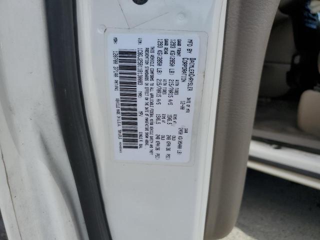 Photo 12 VIN: 1C8GJ25B11B130083 - CHRYSLER VOYAGER 