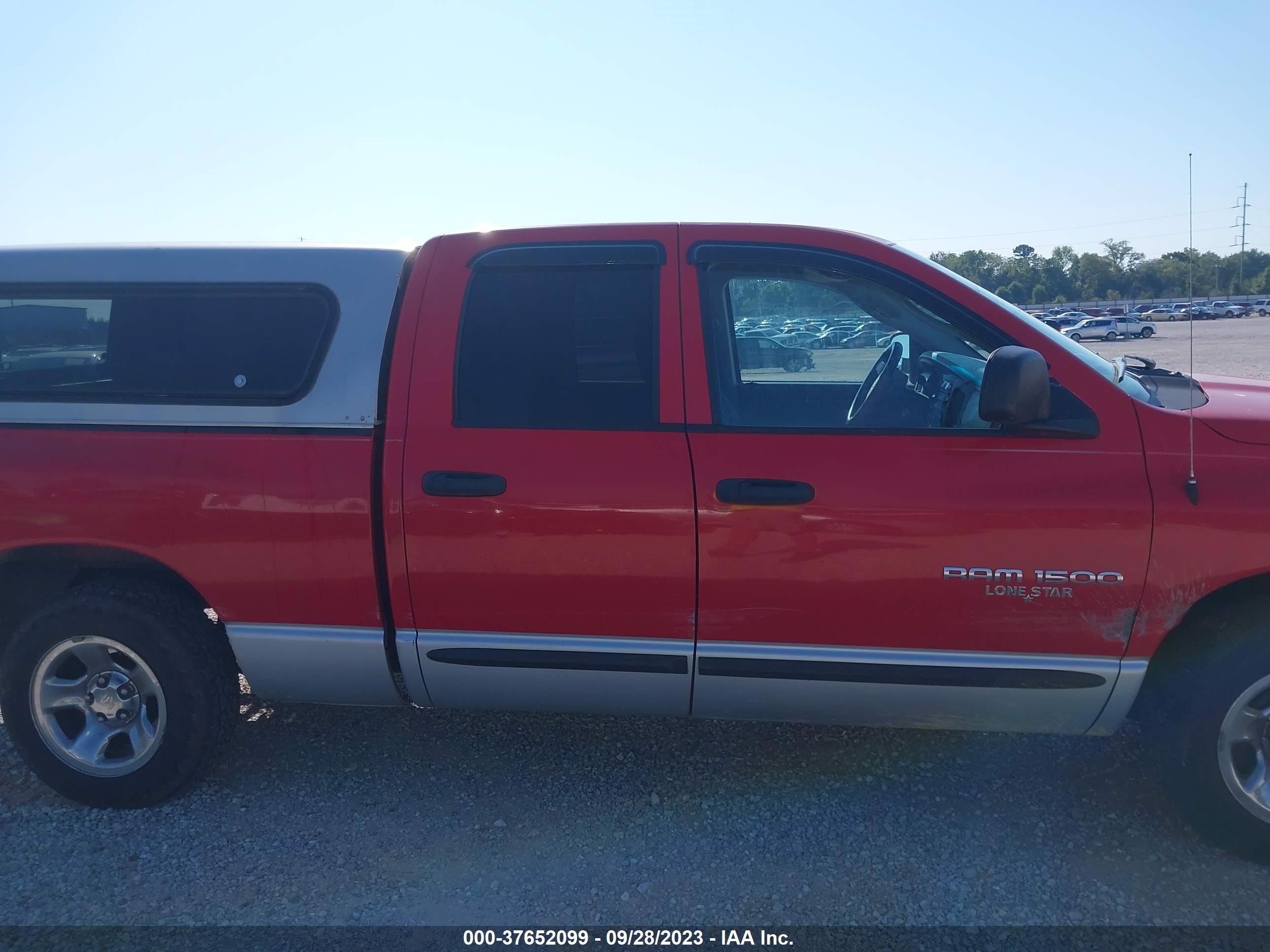 Photo 12 VIN: 1D3HA18D24J123707 - DODGE RAM 