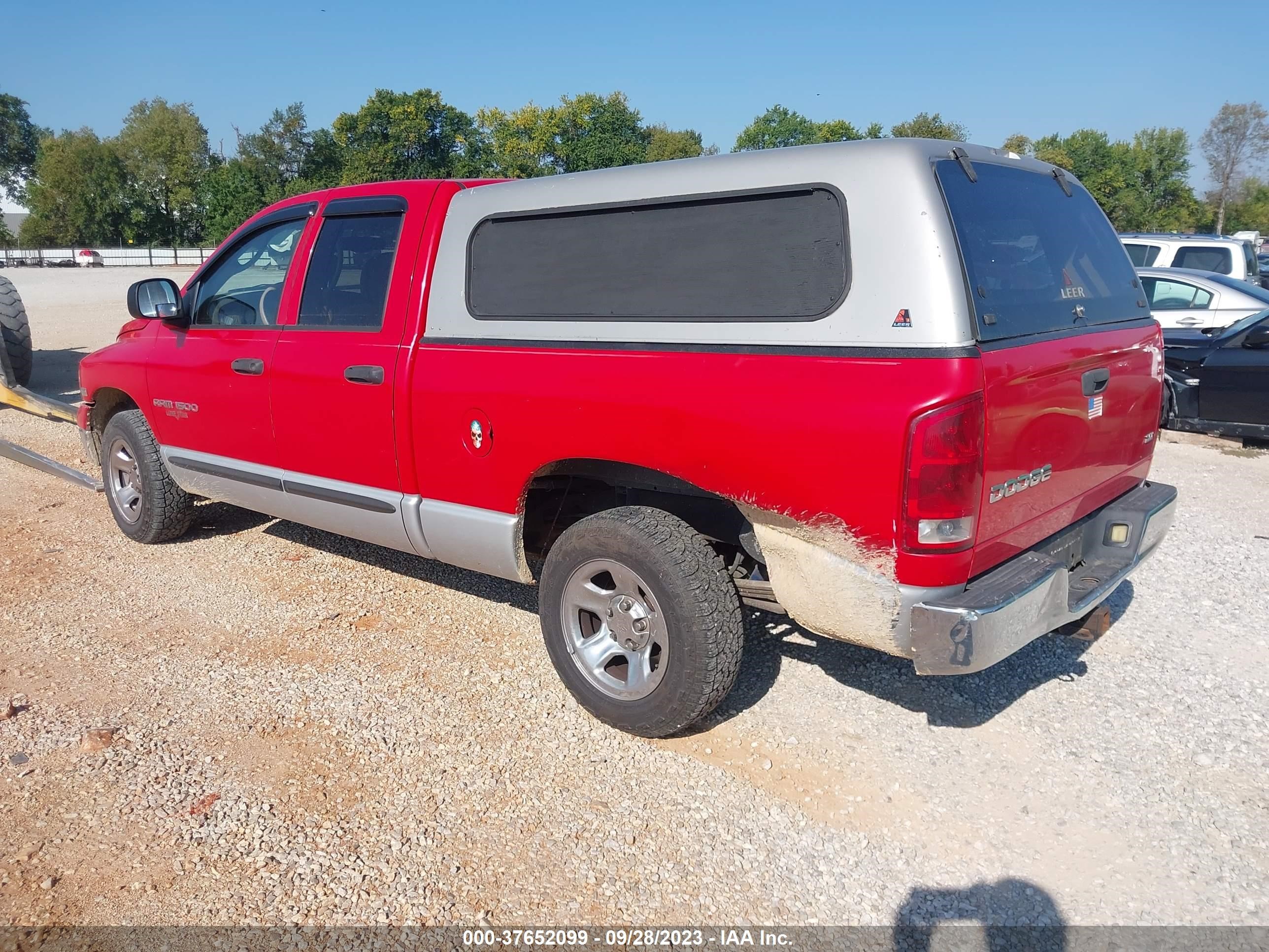 Photo 2 VIN: 1D3HA18D24J123707 - DODGE RAM 