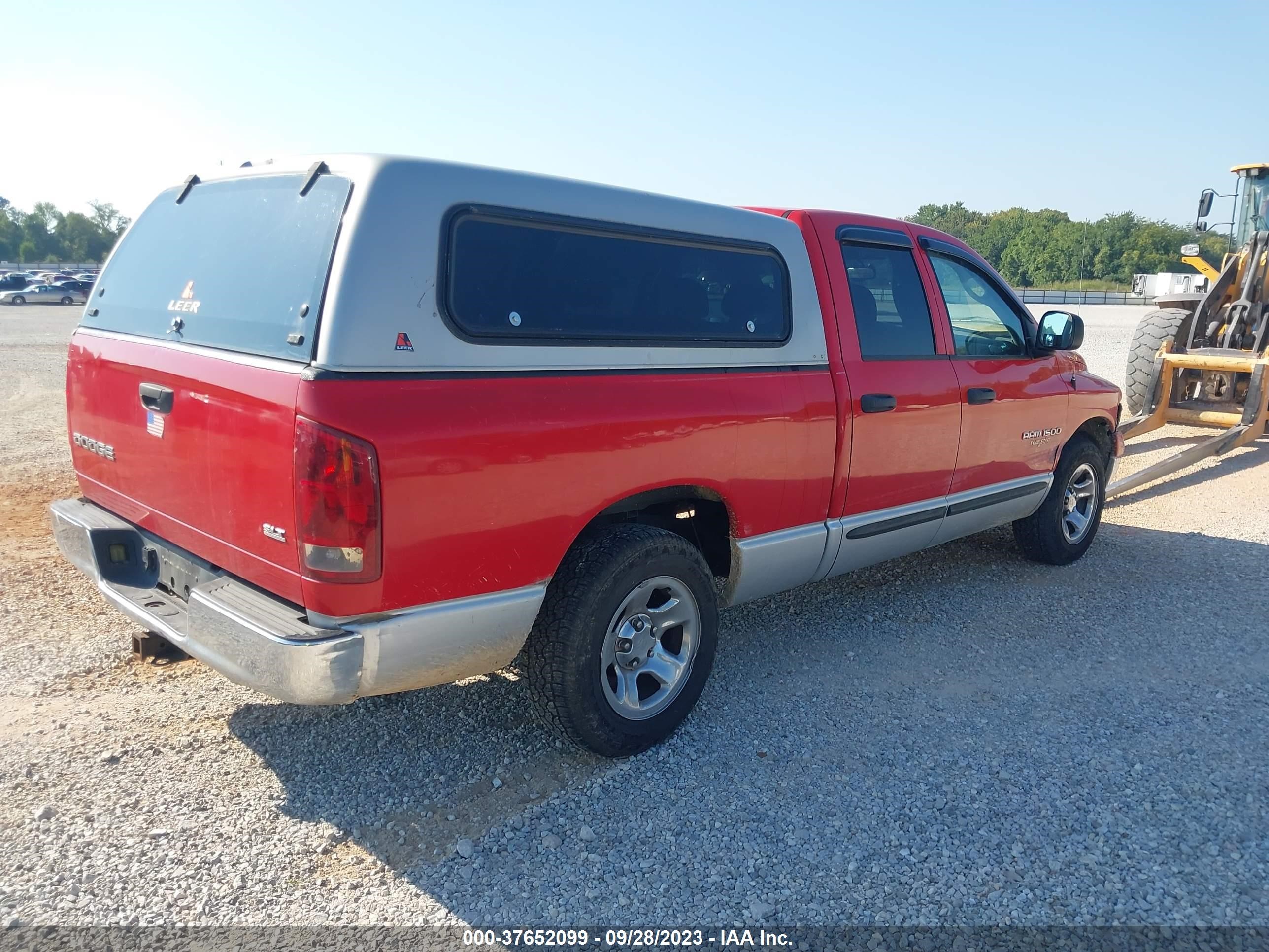 Photo 3 VIN: 1D3HA18D24J123707 - DODGE RAM 