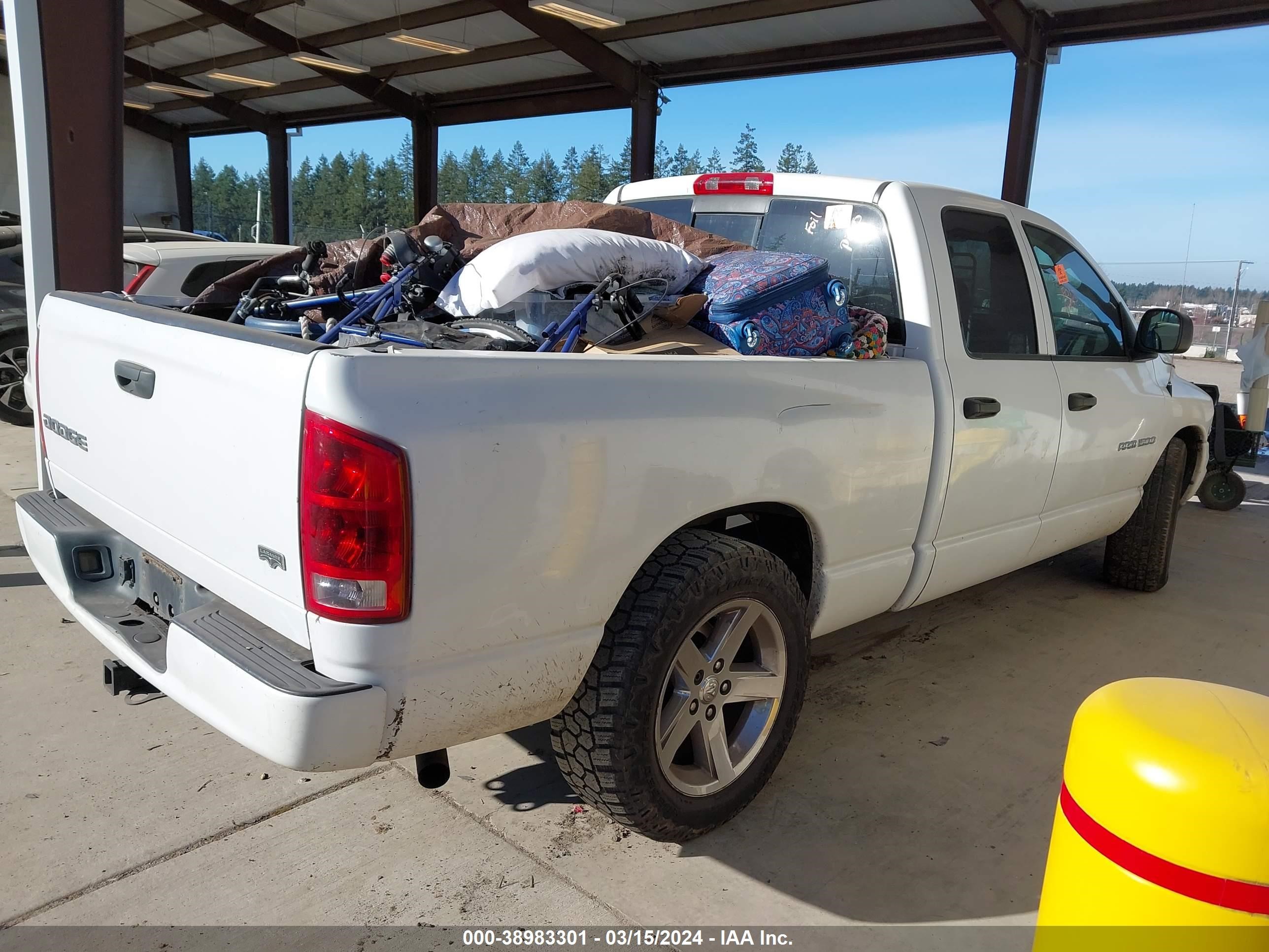 Photo 3 VIN: 1D3HA18D53J581515 - DODGE RAM 