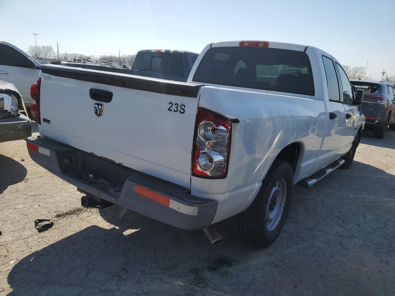 Photo 2 VIN: 1D3HA18N18J203286 - DODGE RAM 