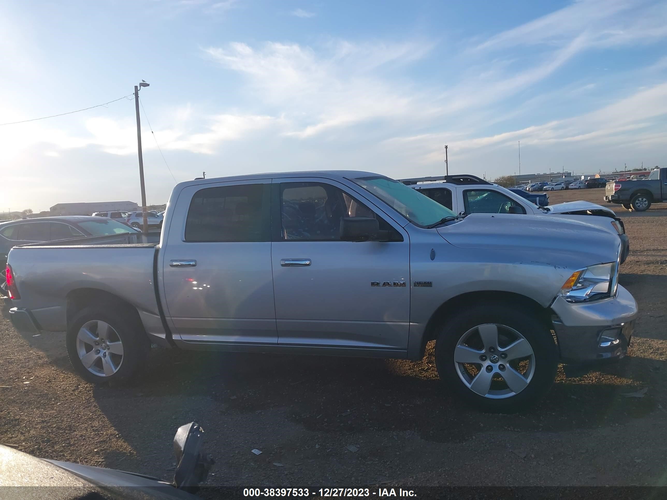 Photo 12 VIN: 1D3HB13T29S710082 - DODGE RAM 