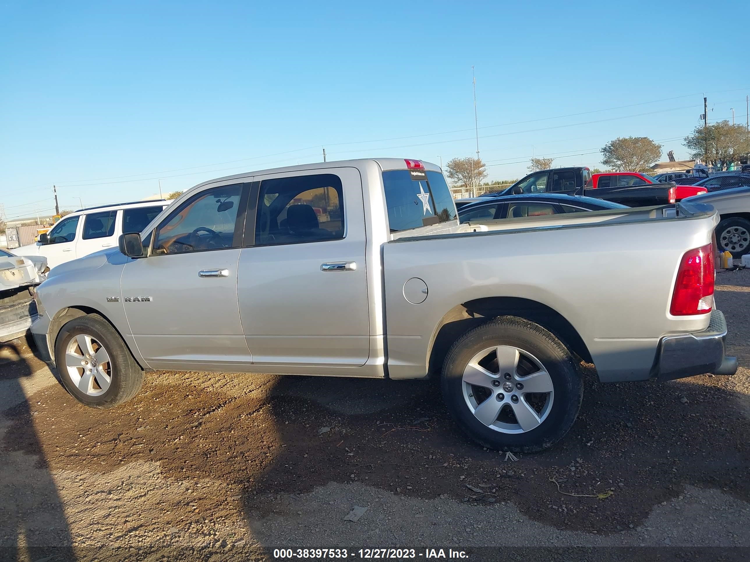 Photo 13 VIN: 1D3HB13T29S710082 - DODGE RAM 