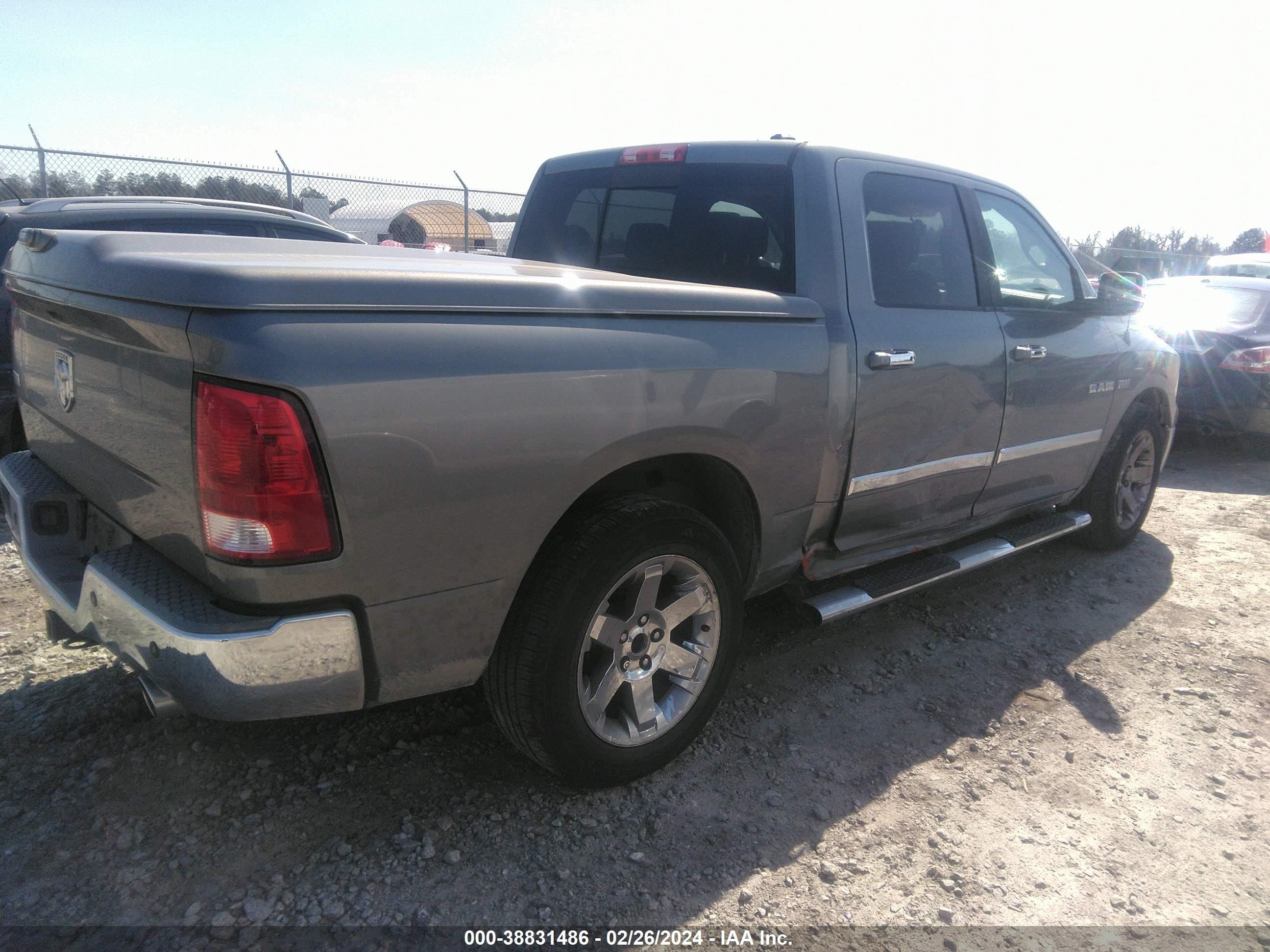 Photo 3 VIN: 1D3HB13T29S773036 - DODGE RAM 