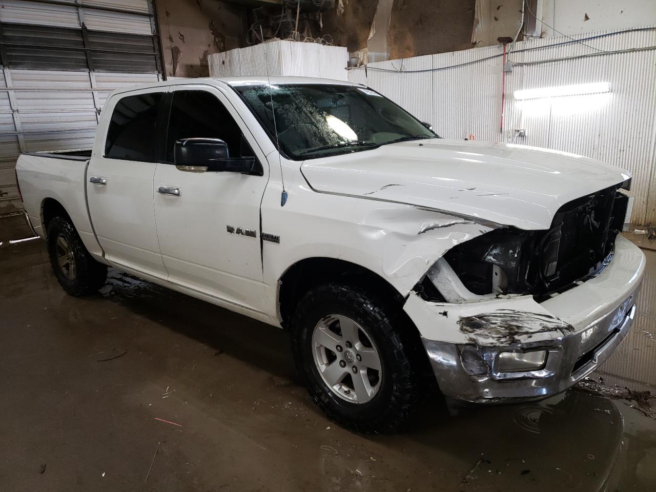 Photo 3 VIN: 1D3HB13T39J501813 - DODGE RAM 