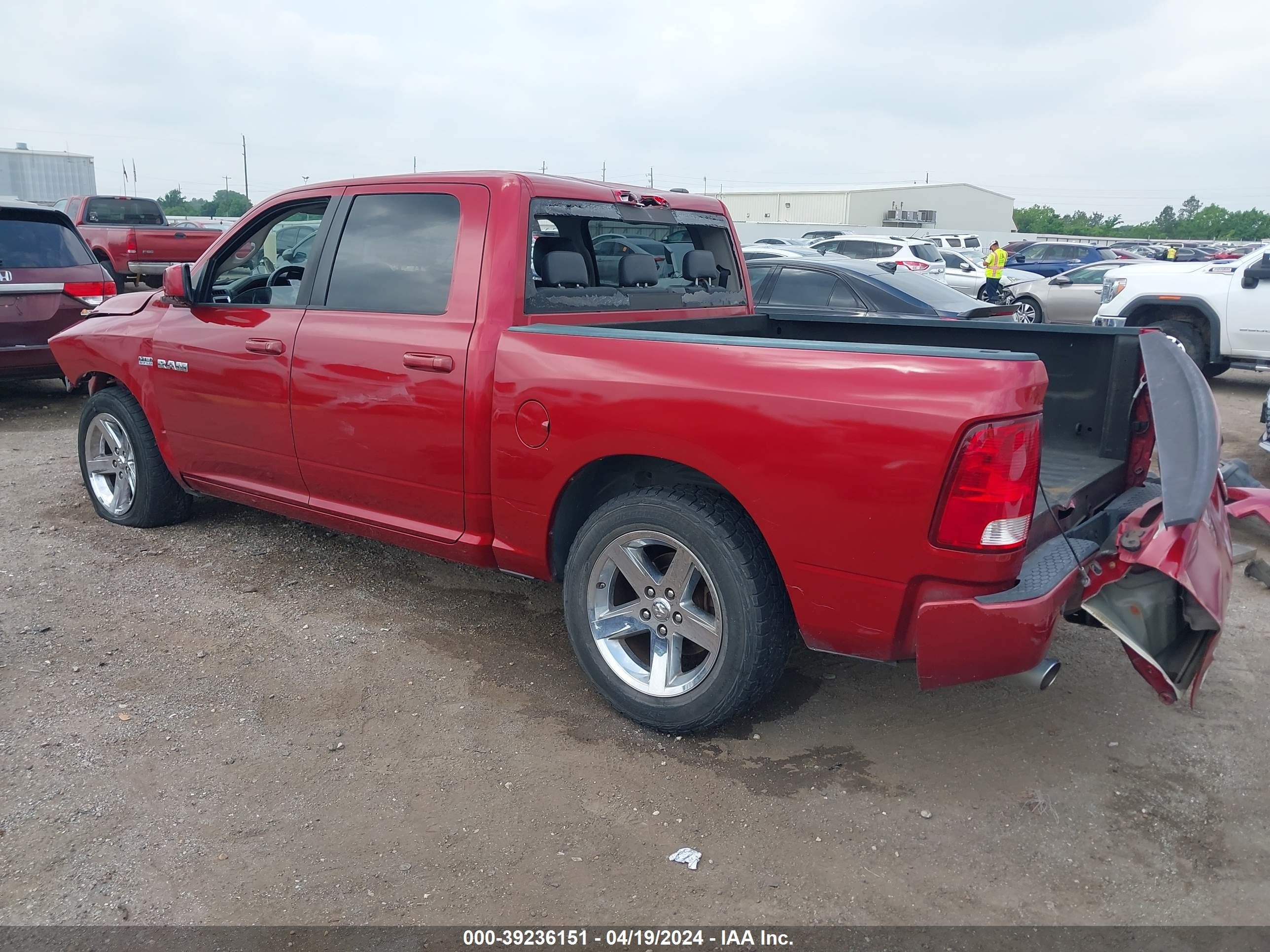 Photo 2 VIN: 1D3HB13T39J505960 - DODGE RAM 