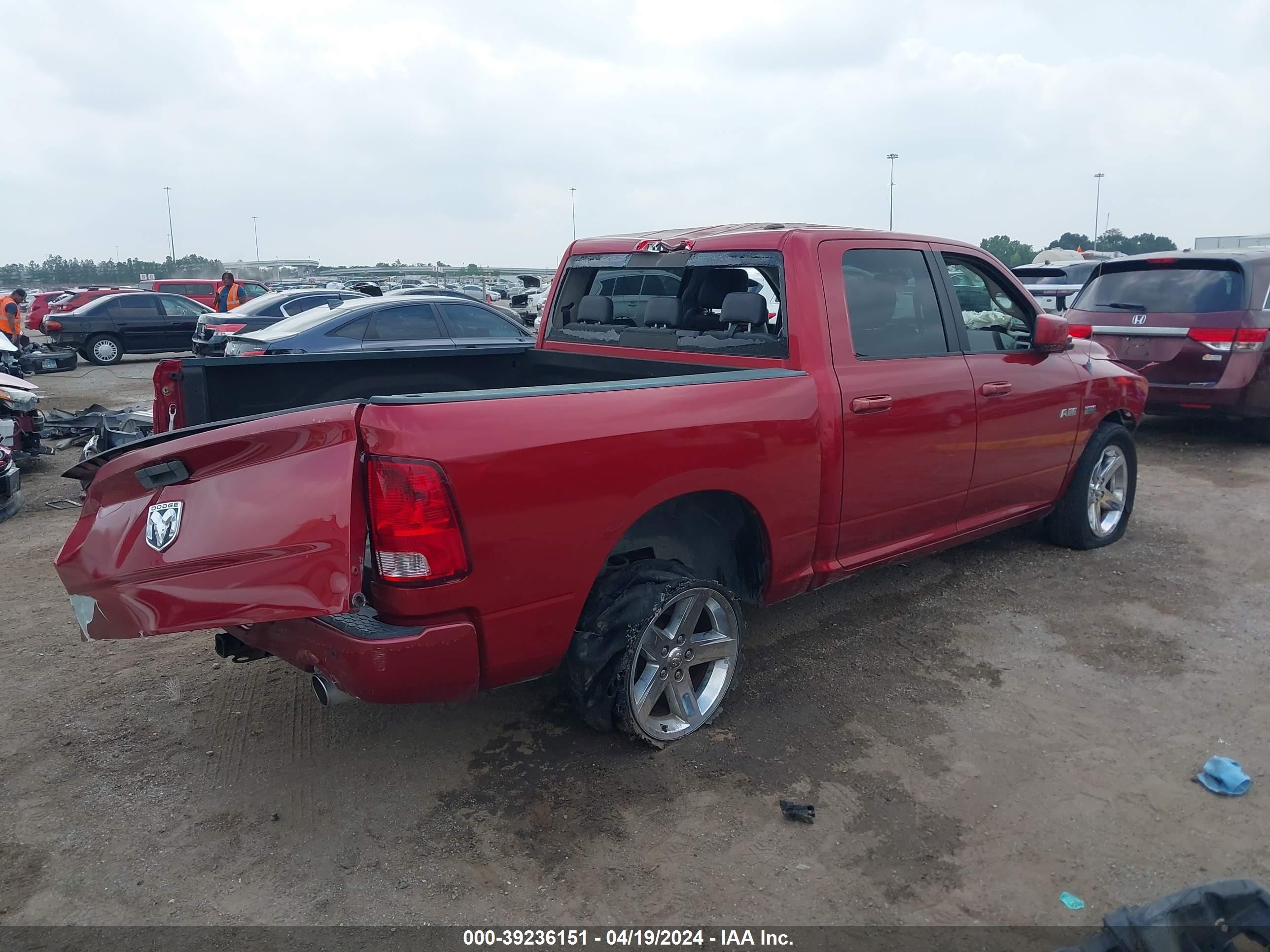 Photo 3 VIN: 1D3HB13T39J505960 - DODGE RAM 