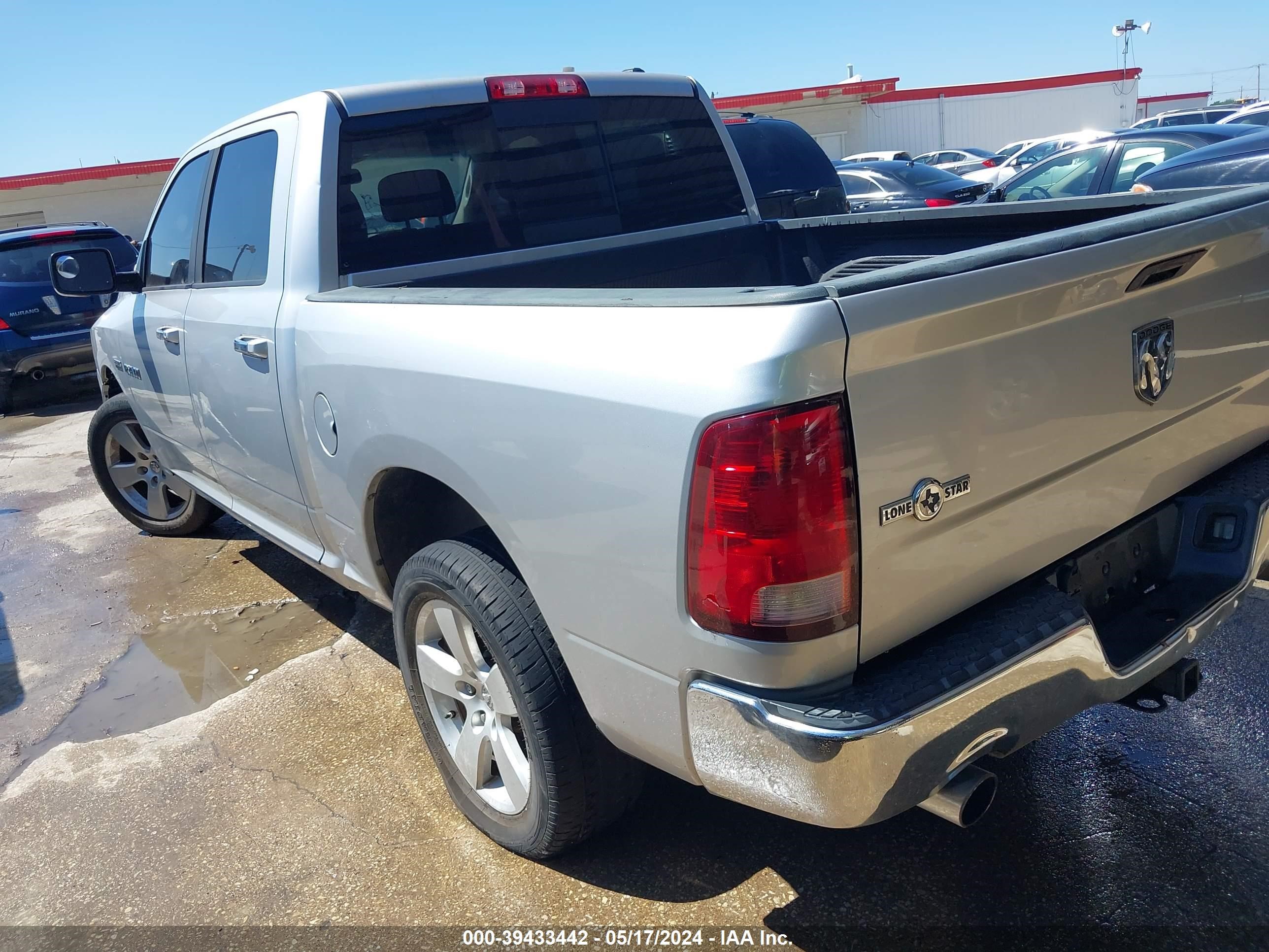 Photo 2 VIN: 1D3HB13T49S735372 - DODGE RAM 