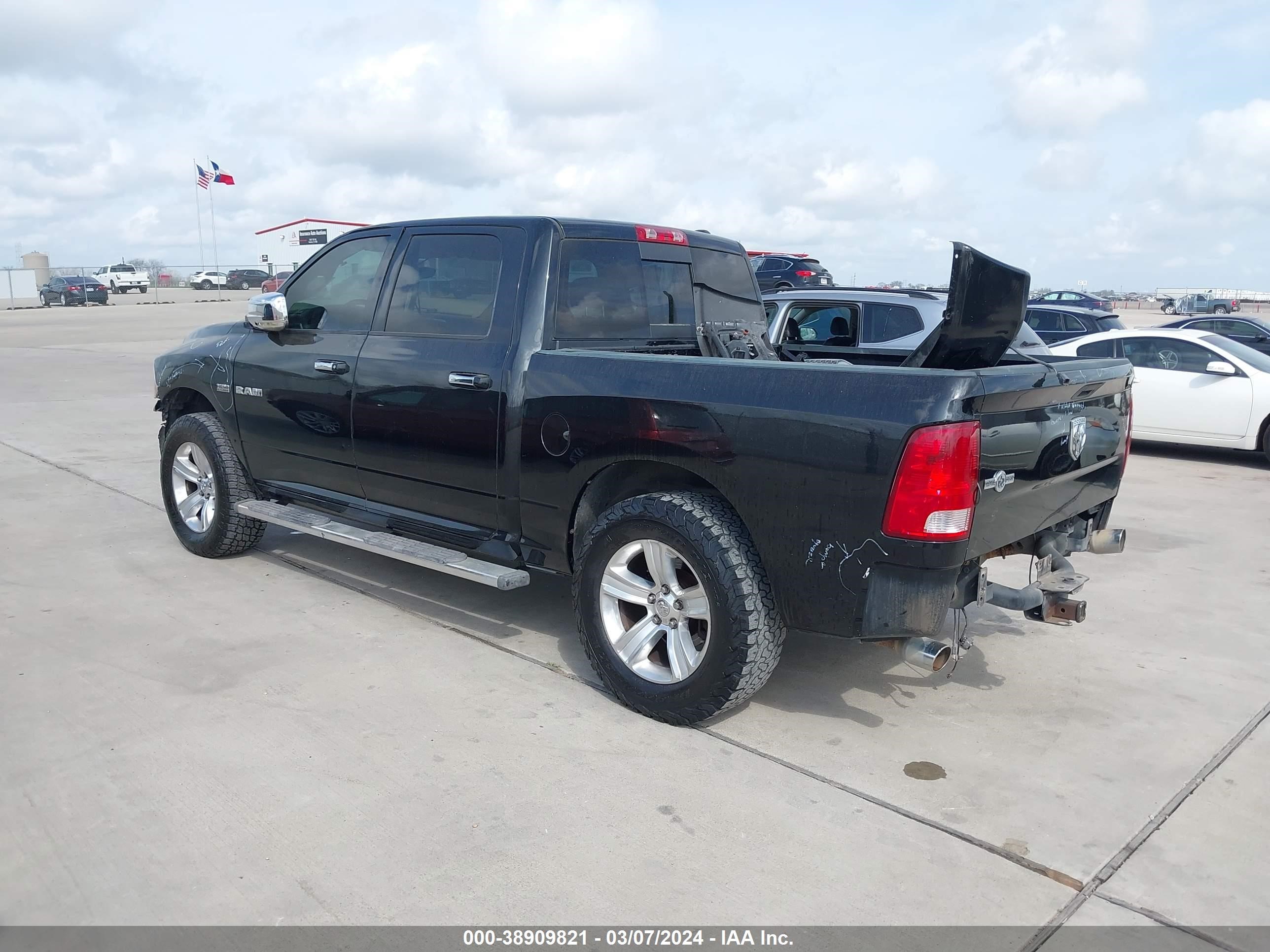 Photo 2 VIN: 1D3HB13T69S772388 - DODGE RAM 