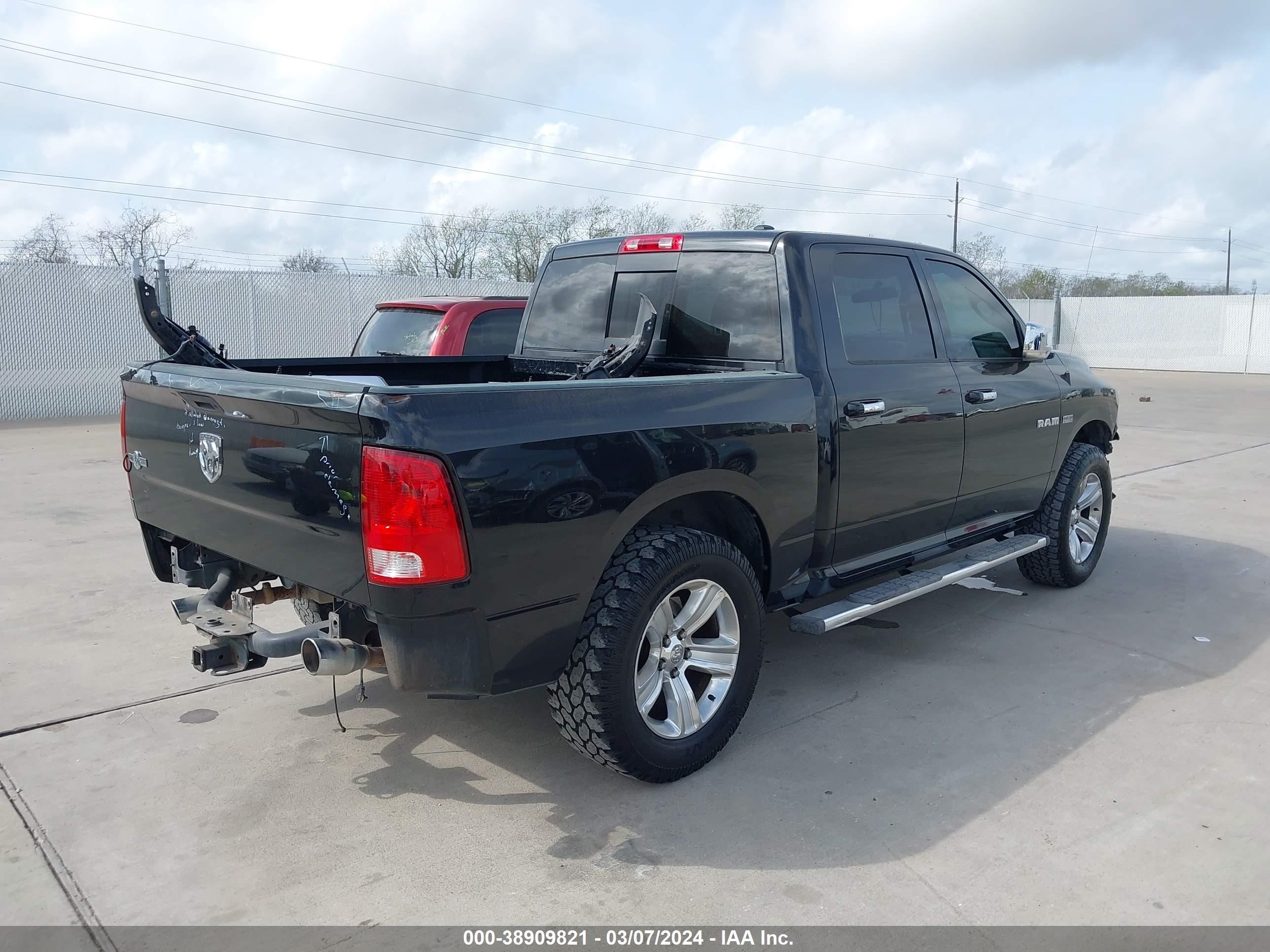 Photo 3 VIN: 1D3HB13T69S772388 - DODGE RAM 