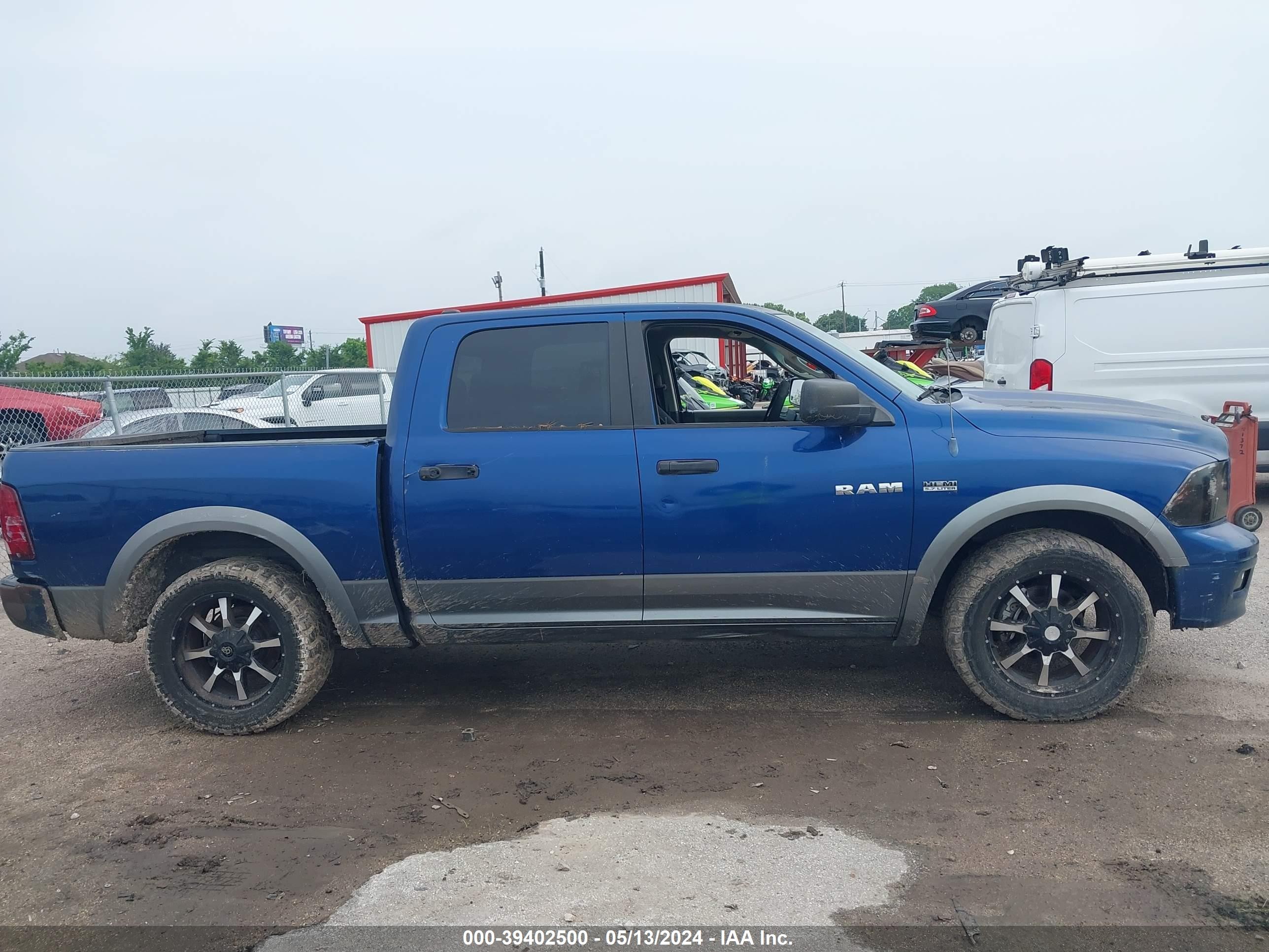 Photo 12 VIN: 1D3HB13T69S789806 - DODGE RAM 