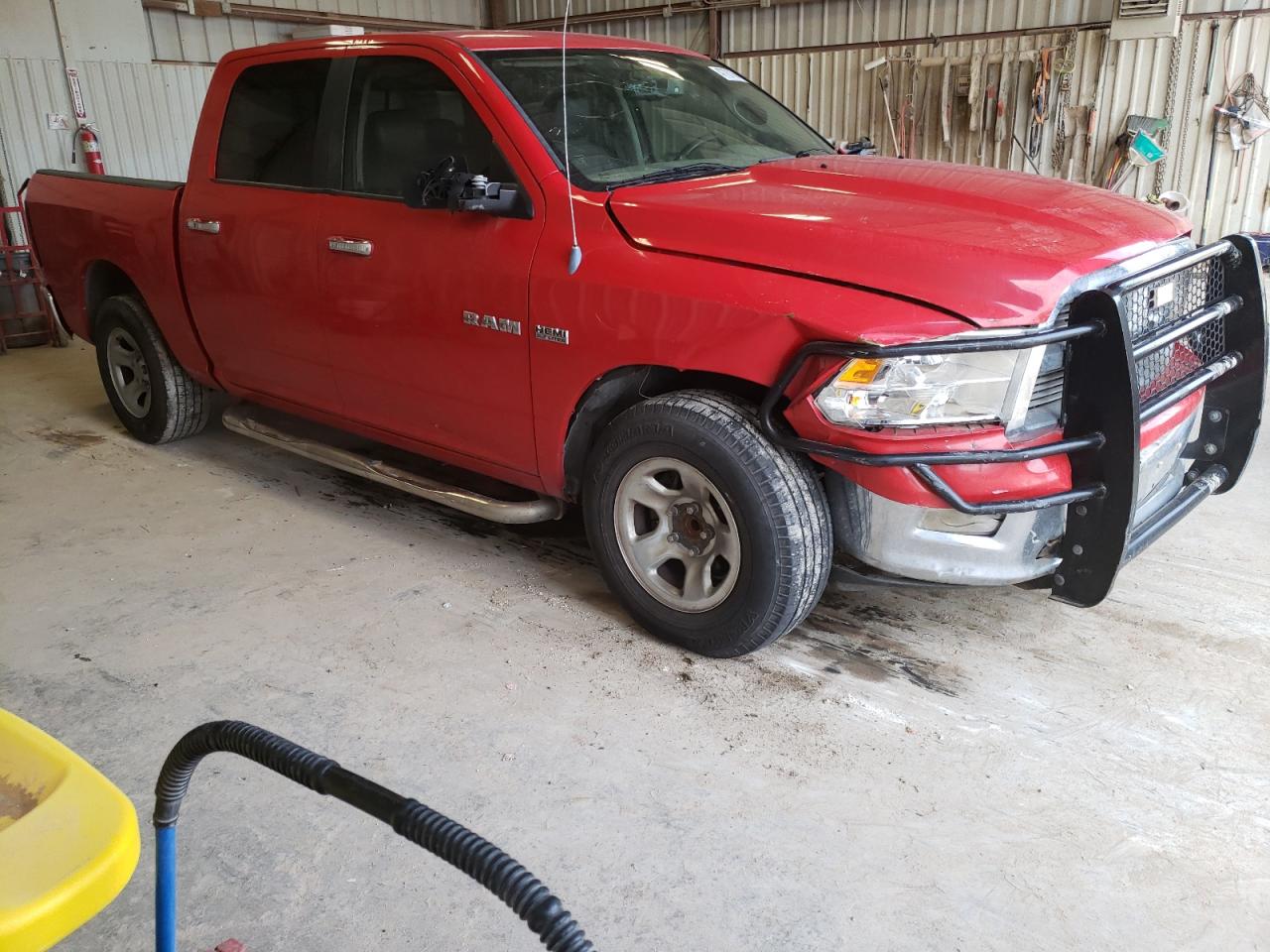 Photo 3 VIN: 1D3HB13TX9J520083 - DODGE RAM 