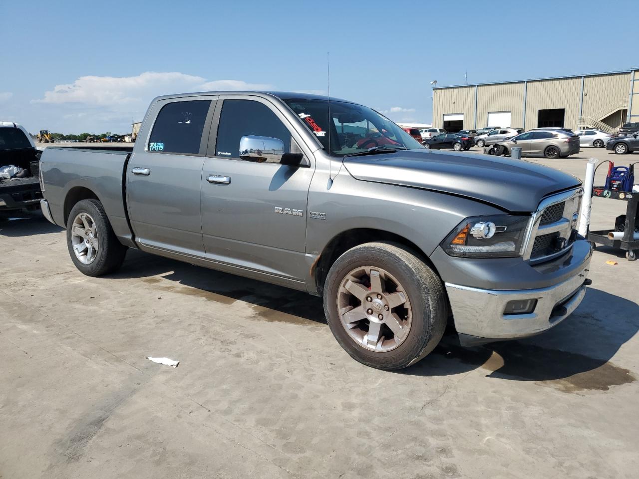 Photo 3 VIN: 1D3HB13TX9S730905 - DODGE RAM 