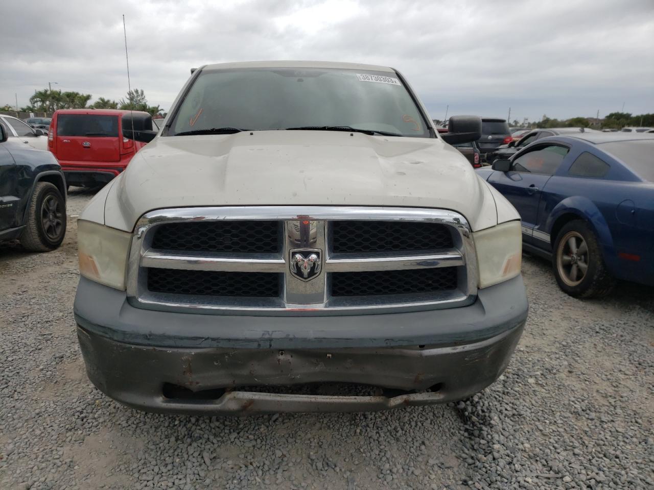 Photo 4 VIN: 1D3HB16K89J517637 - DODGE RAM 