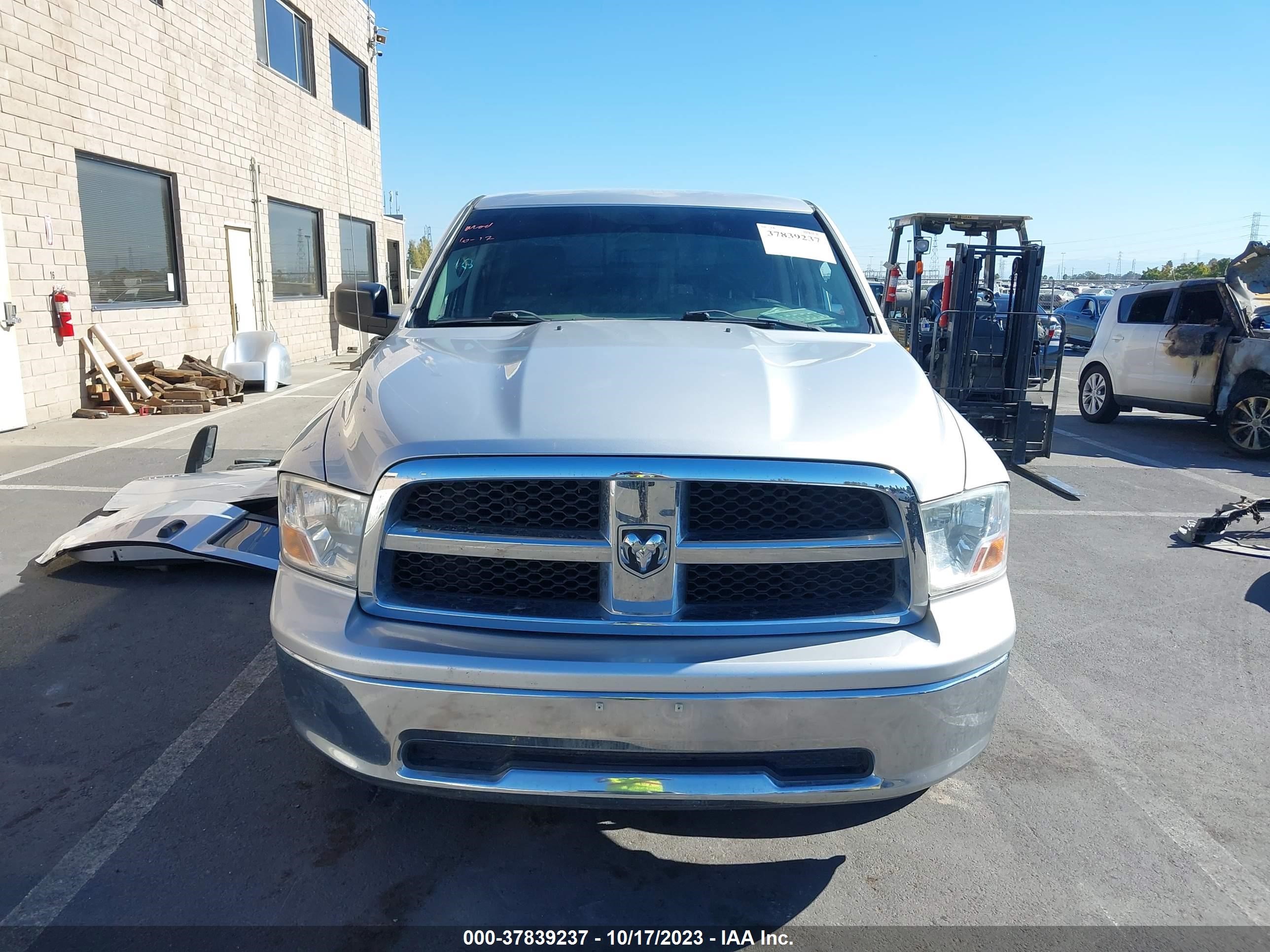 Photo 12 VIN: 1D3HB18P09S728477 - DODGE RAM 