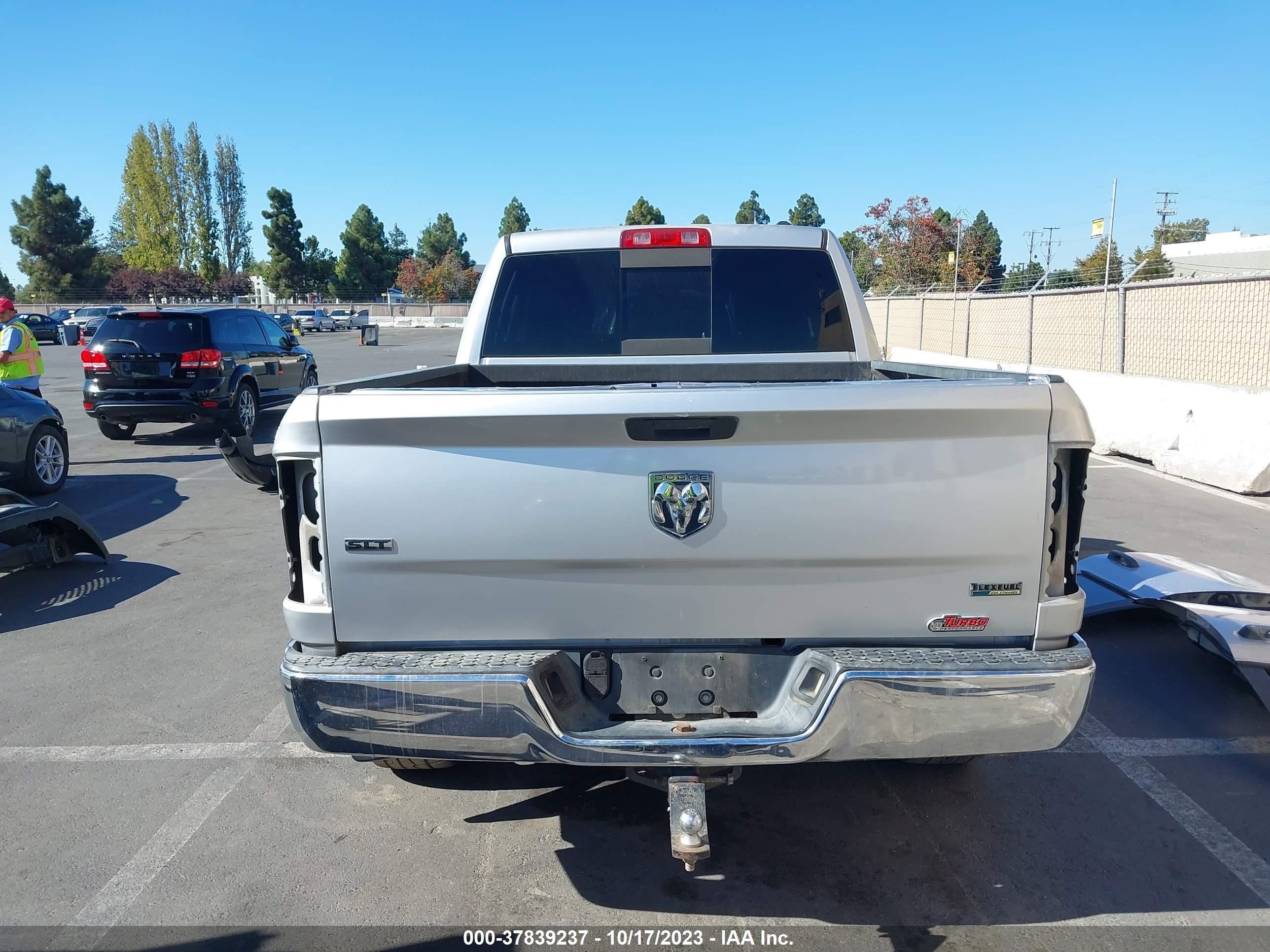 Photo 16 VIN: 1D3HB18P09S728477 - DODGE RAM 