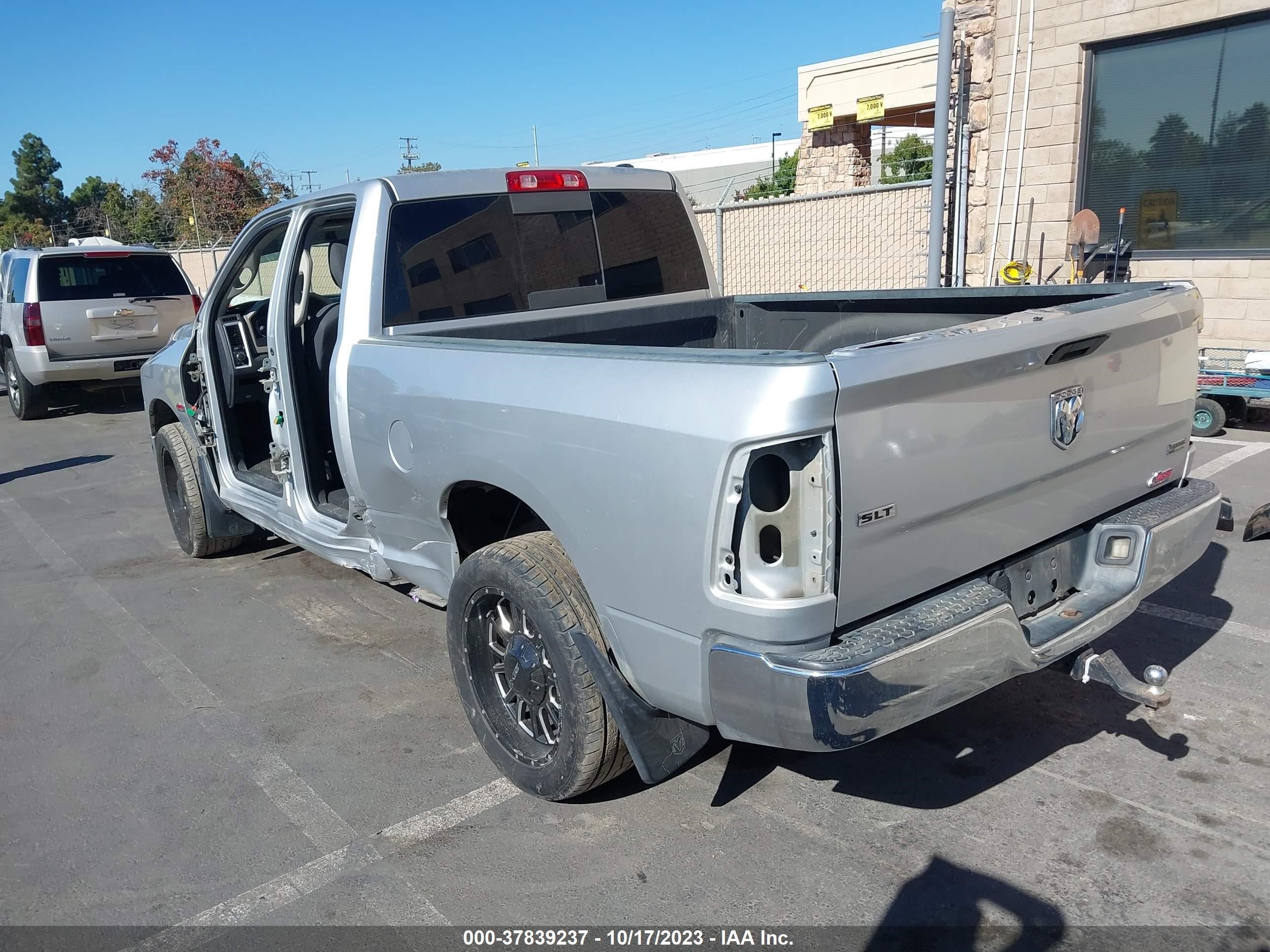 Photo 2 VIN: 1D3HB18P09S728477 - DODGE RAM 