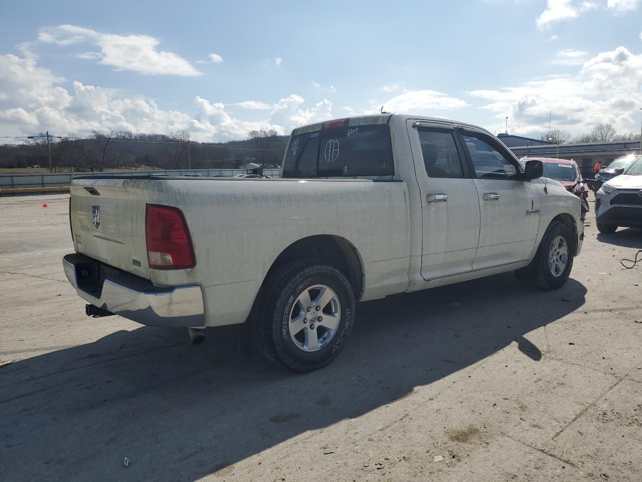 Photo 2 VIN: 1D3HB18P19S773282 - DODGE RAM 