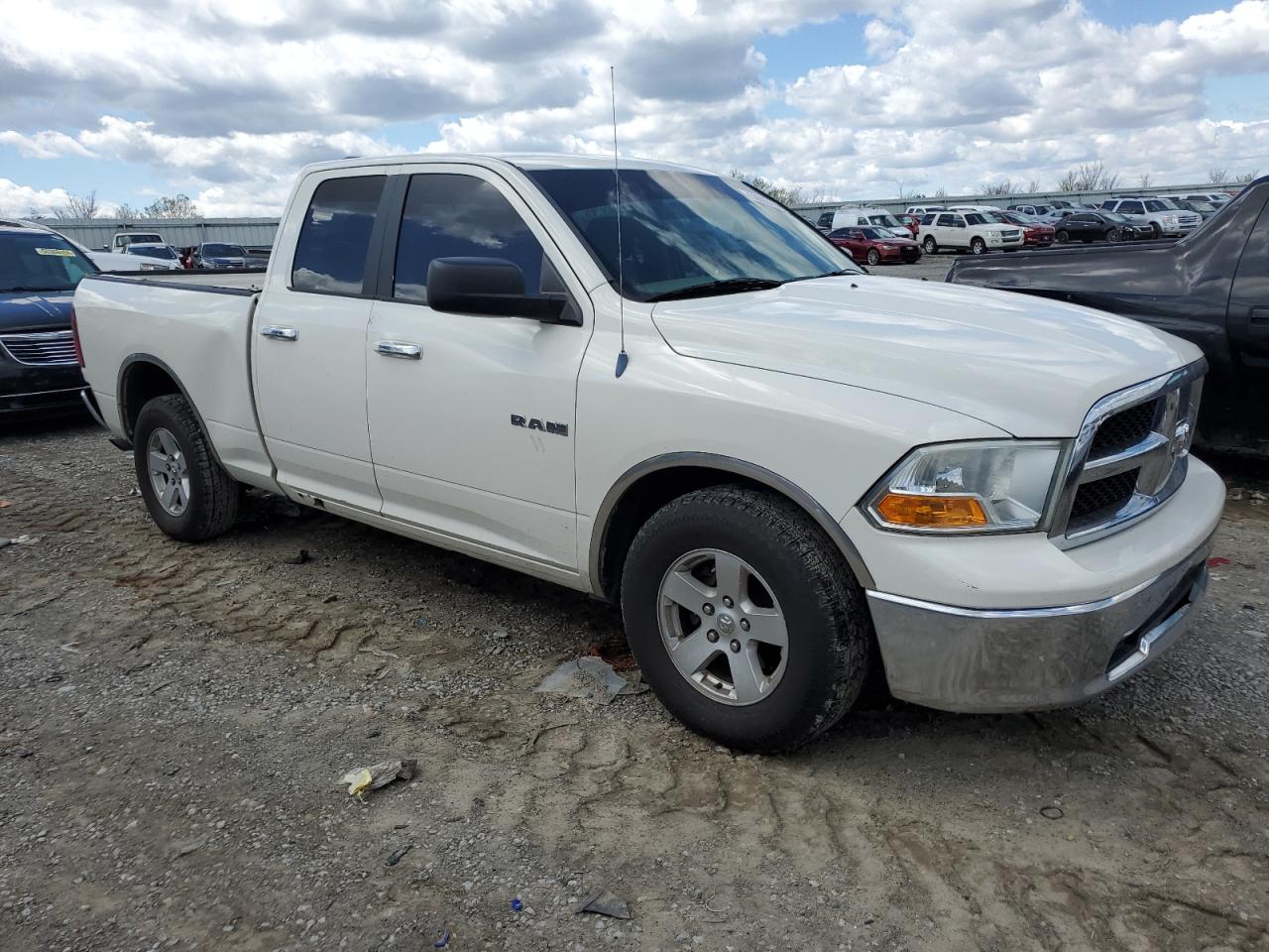 Photo 3 VIN: 1D3HB18P29S802059 - DODGE RAM 