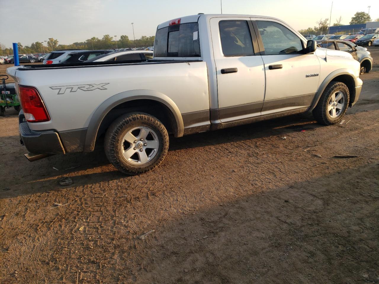 Photo 2 VIN: 1D3HB18P79S744949 - DODGE RAM 