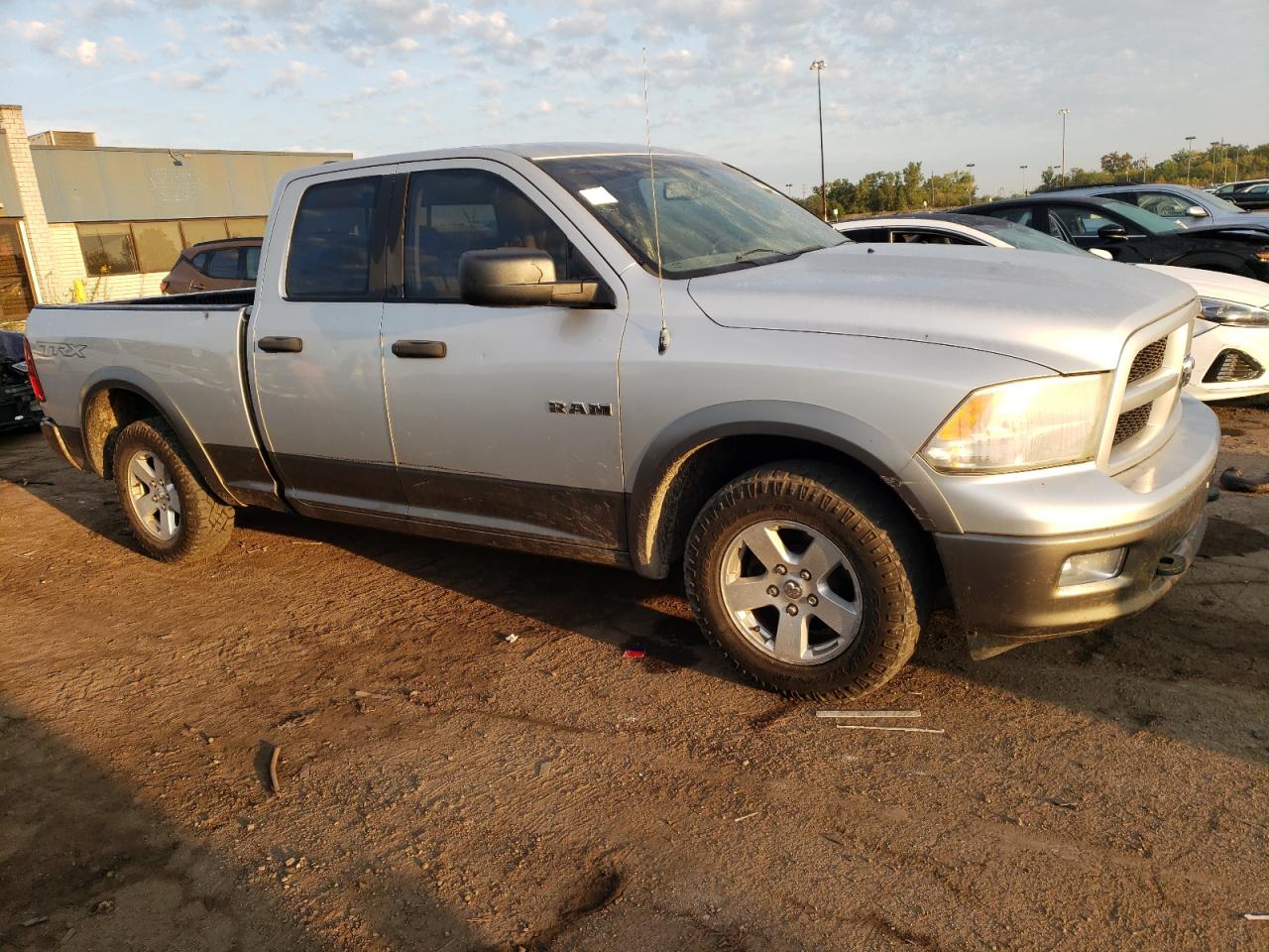 Photo 3 VIN: 1D3HB18P79S744949 - DODGE RAM 