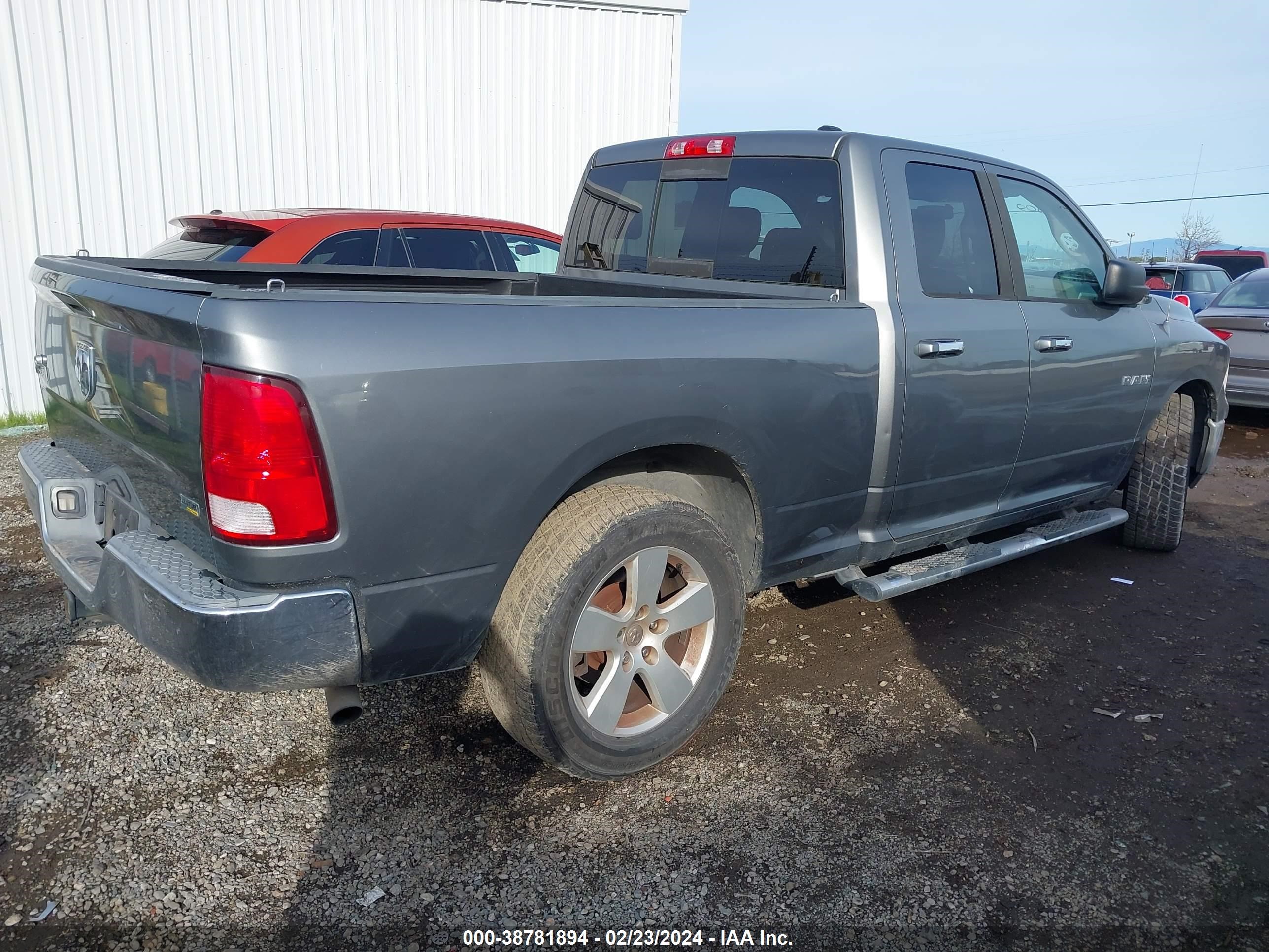 Photo 3 VIN: 1D3HB18P79S817608 - DODGE RAM 