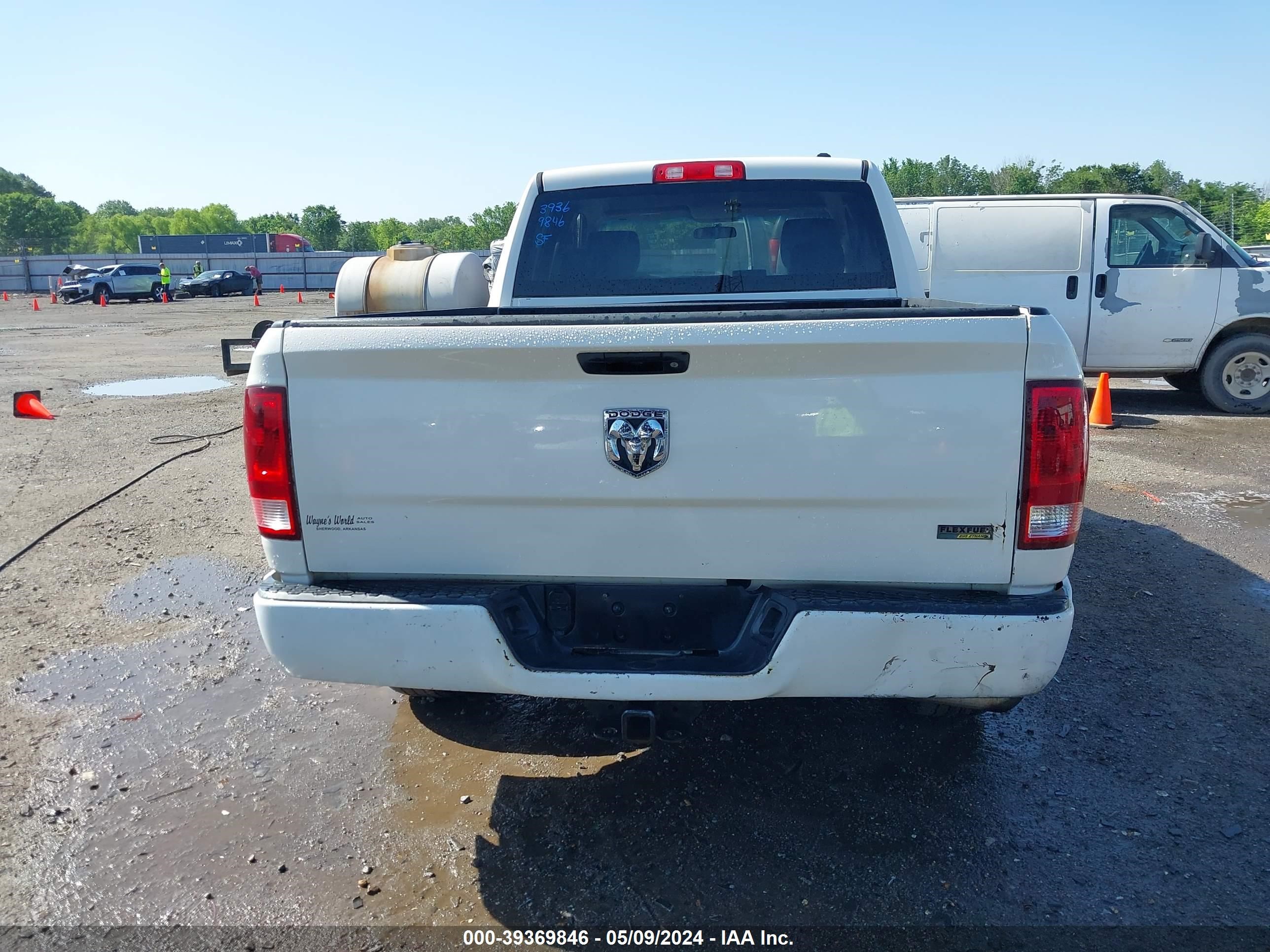 Photo 15 VIN: 1D3HB18P89S791827 - DODGE RAM 