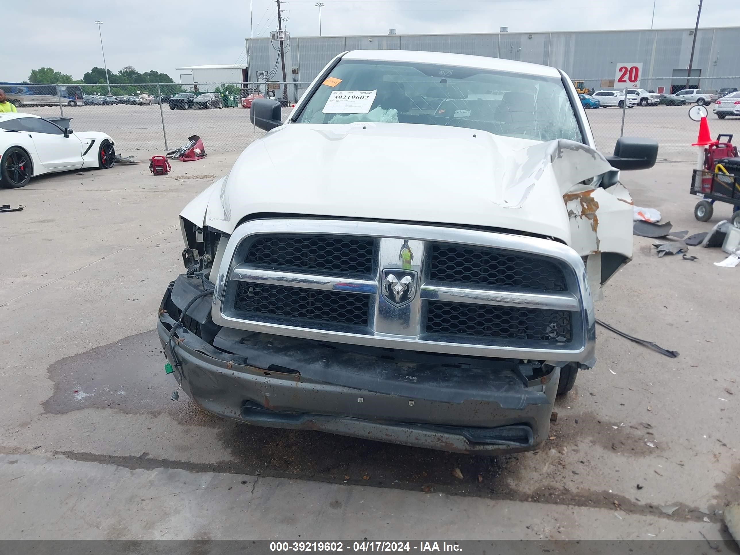 Photo 12 VIN: 1D3HB18P99S793490 - DODGE RAM 