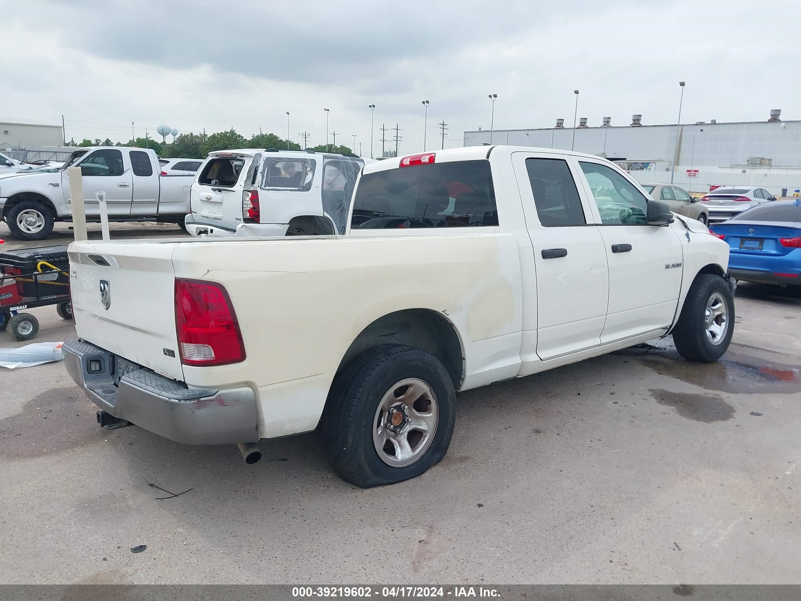 Photo 3 VIN: 1D3HB18P99S793490 - DODGE RAM 