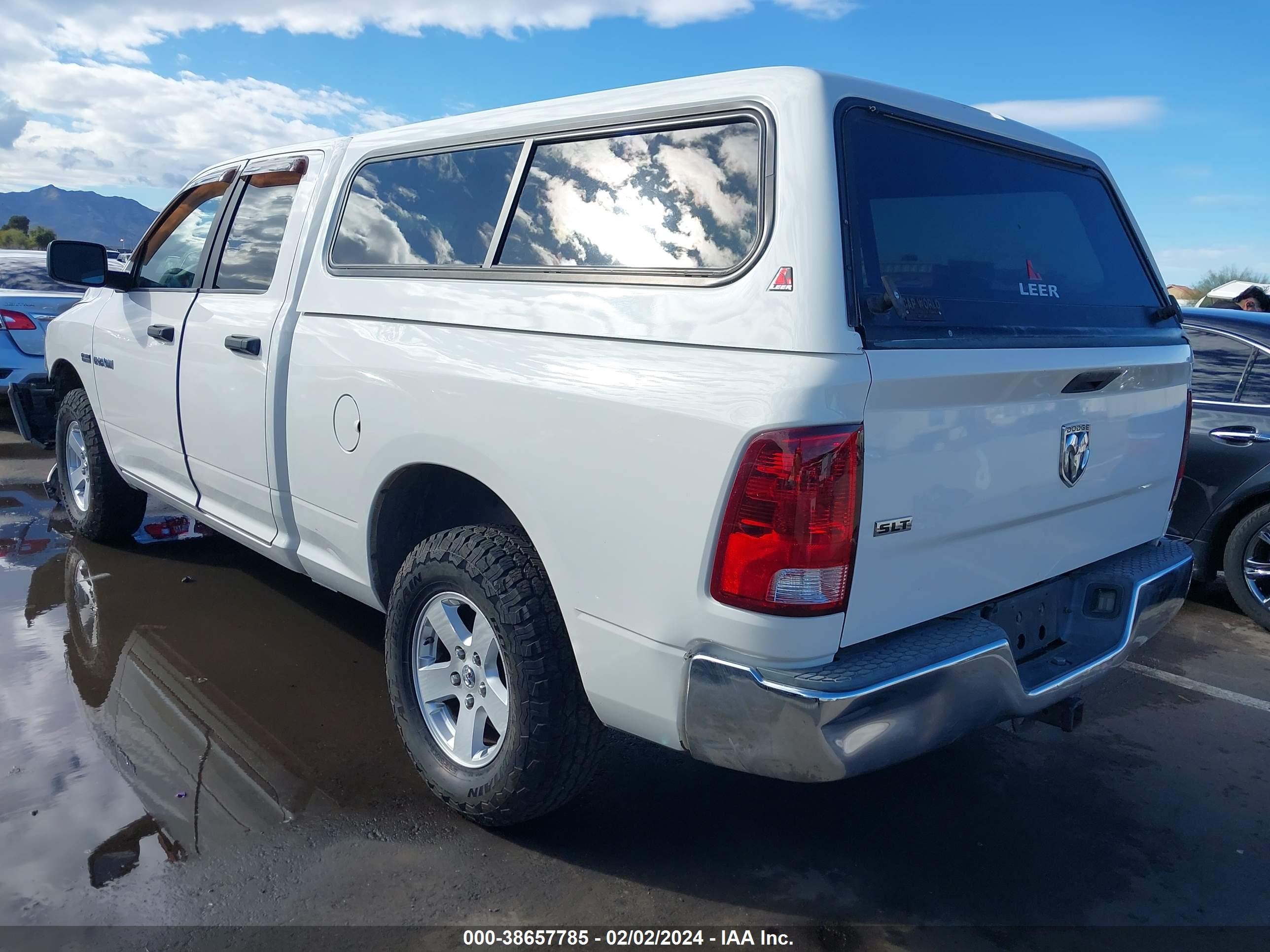 Photo 2 VIN: 1D3HB18T69S733972 - DODGE RAM 