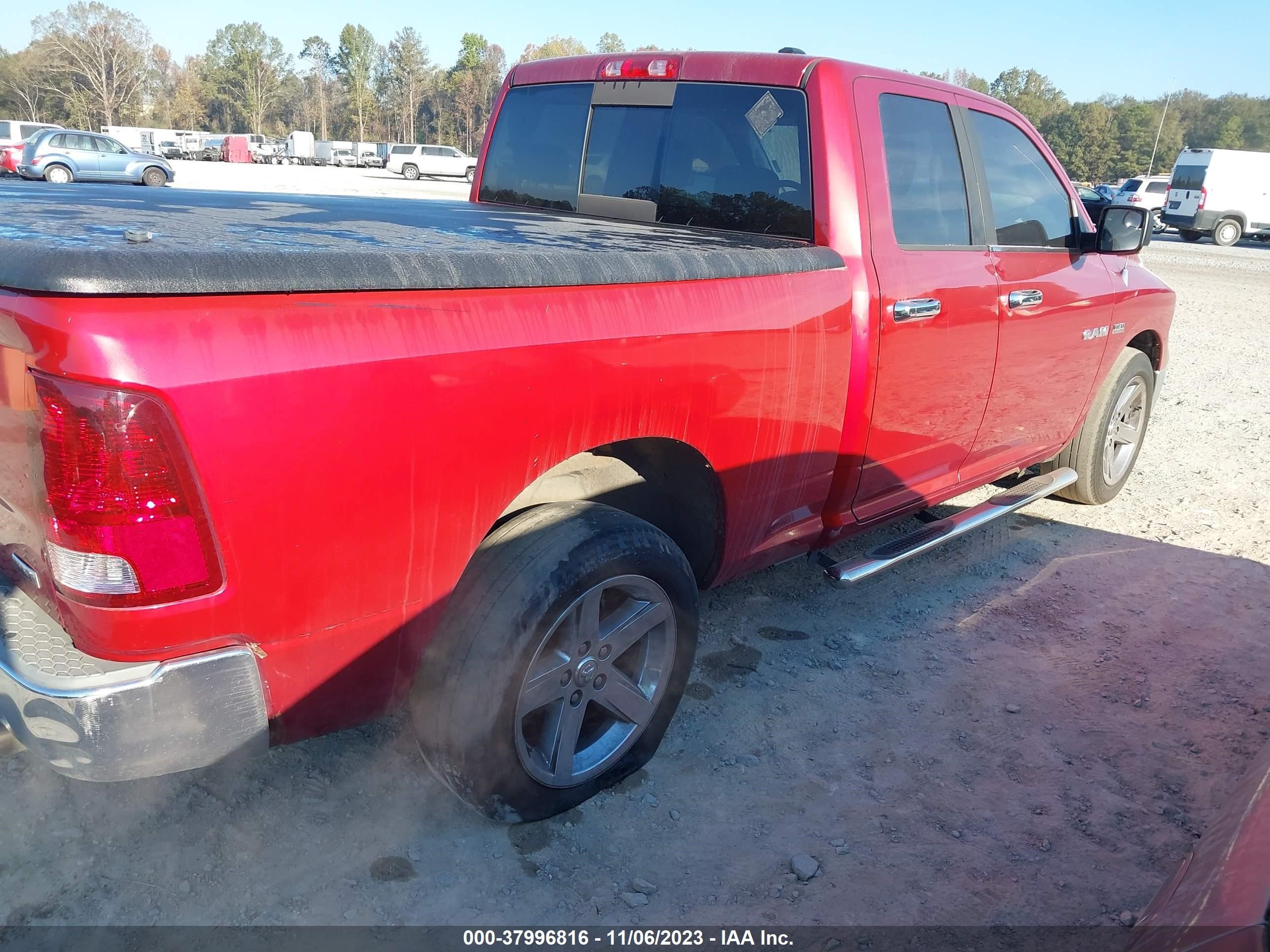 Photo 3 VIN: 1D3HB18TX9S728371 - DODGE RAM 