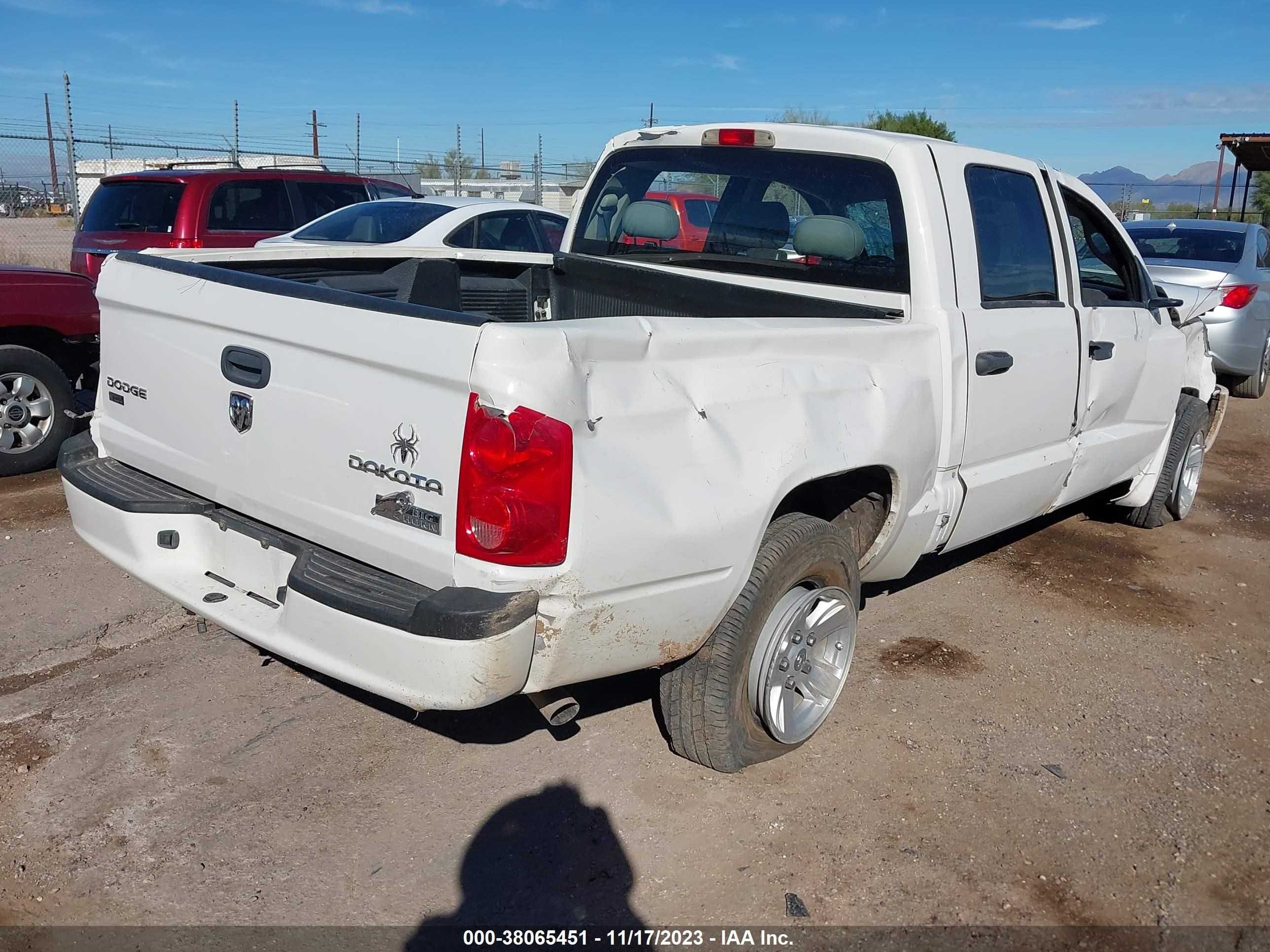 Photo 3 VIN: 1D3HE38P49S776678 - DODGE DAKOTA 