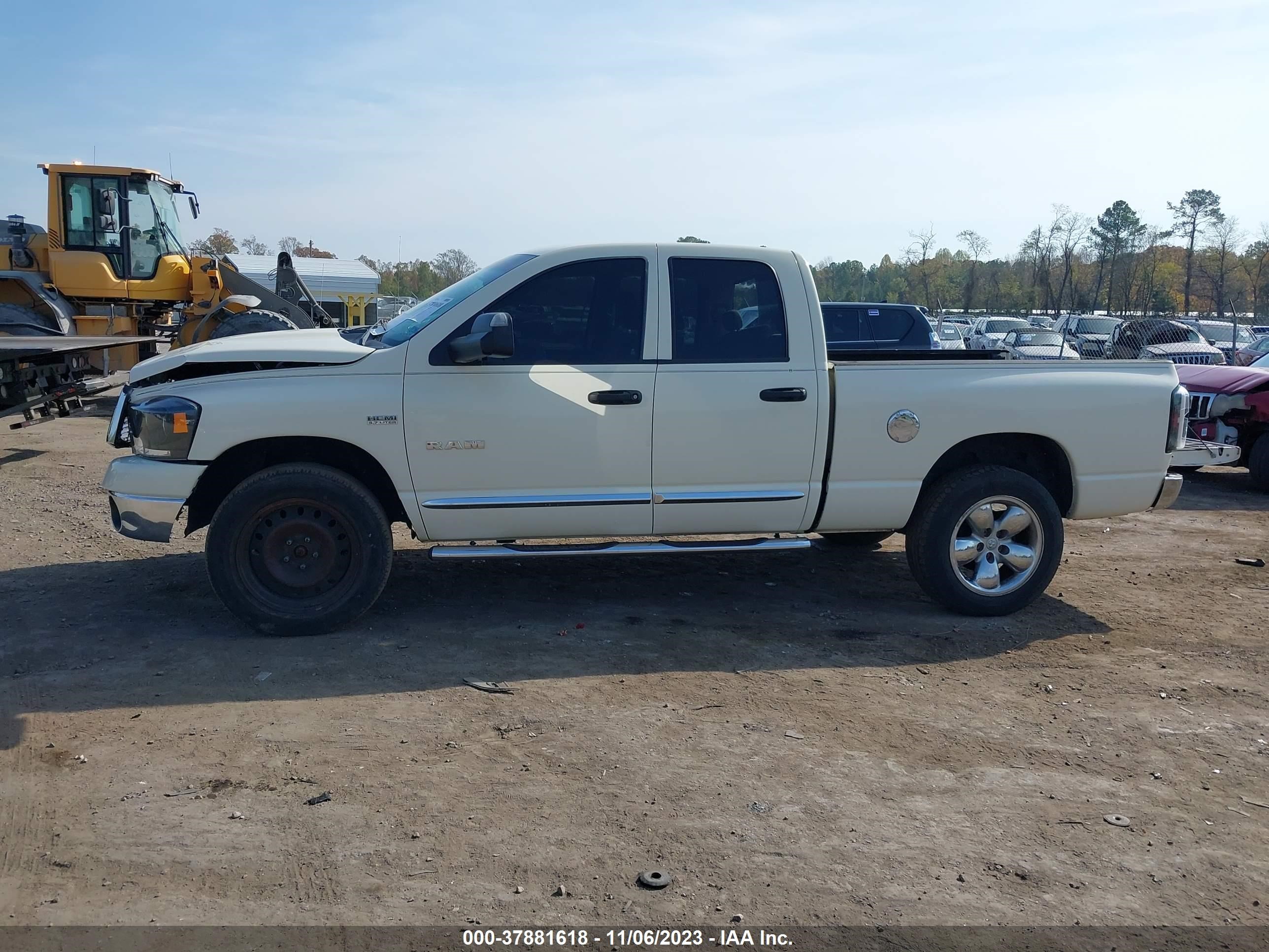 Photo 13 VIN: 1D3HU18208J164963 - DODGE RAM 