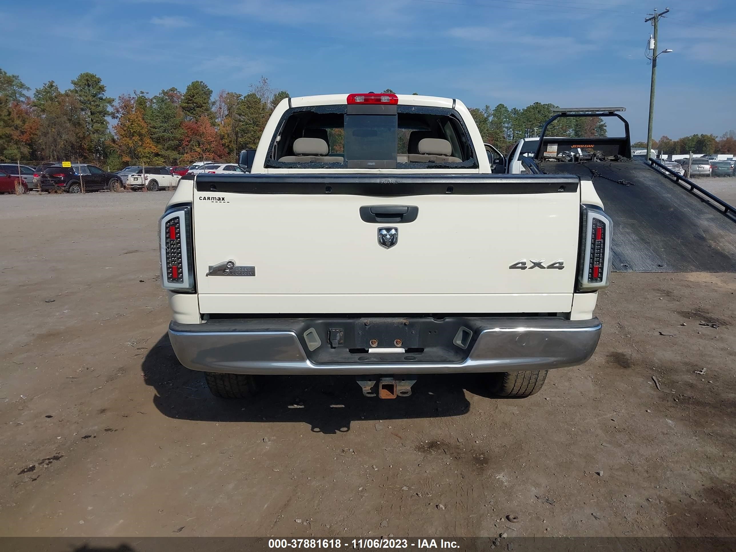 Photo 15 VIN: 1D3HU18208J164963 - DODGE RAM 