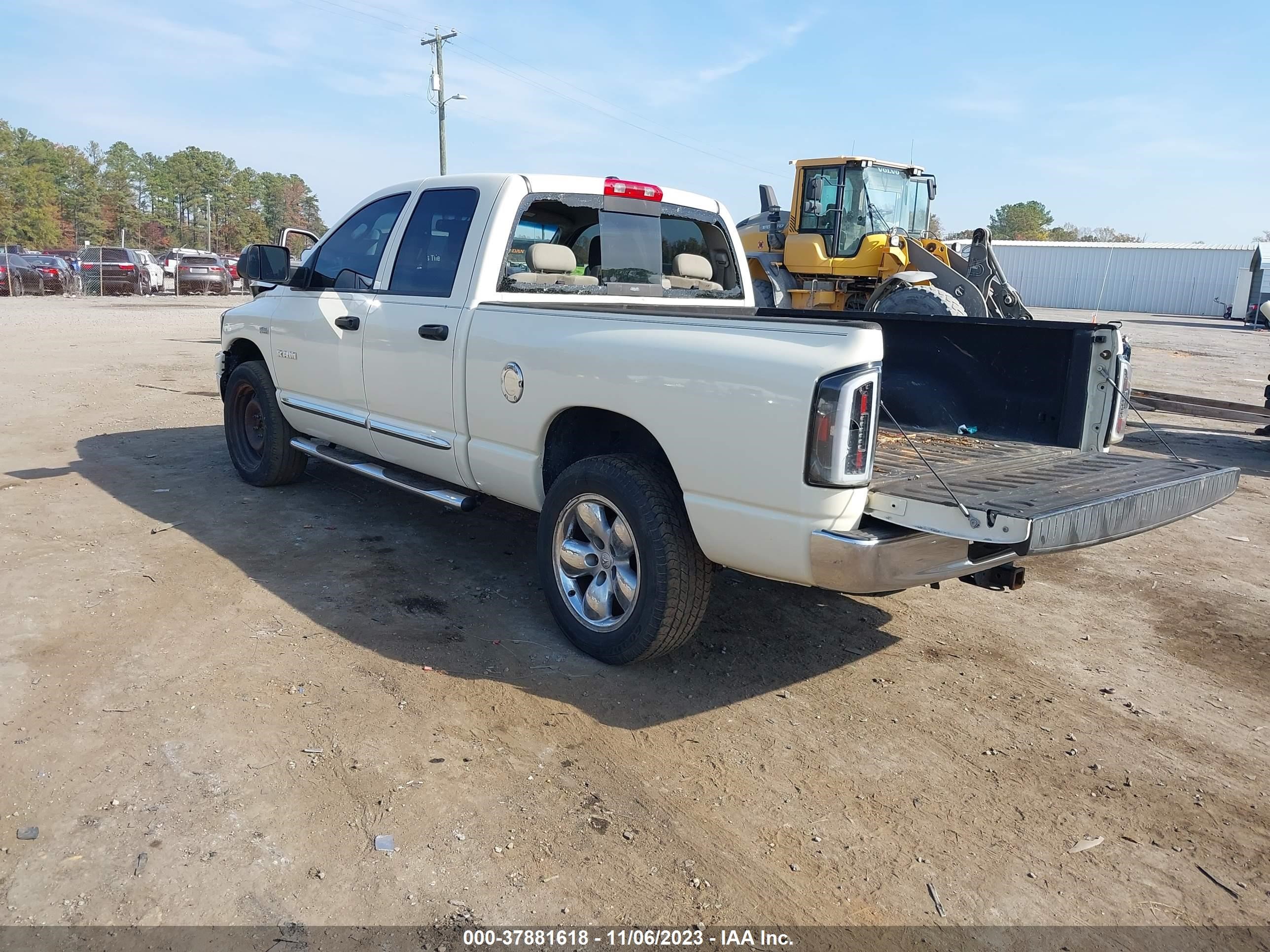 Photo 2 VIN: 1D3HU18208J164963 - DODGE RAM 