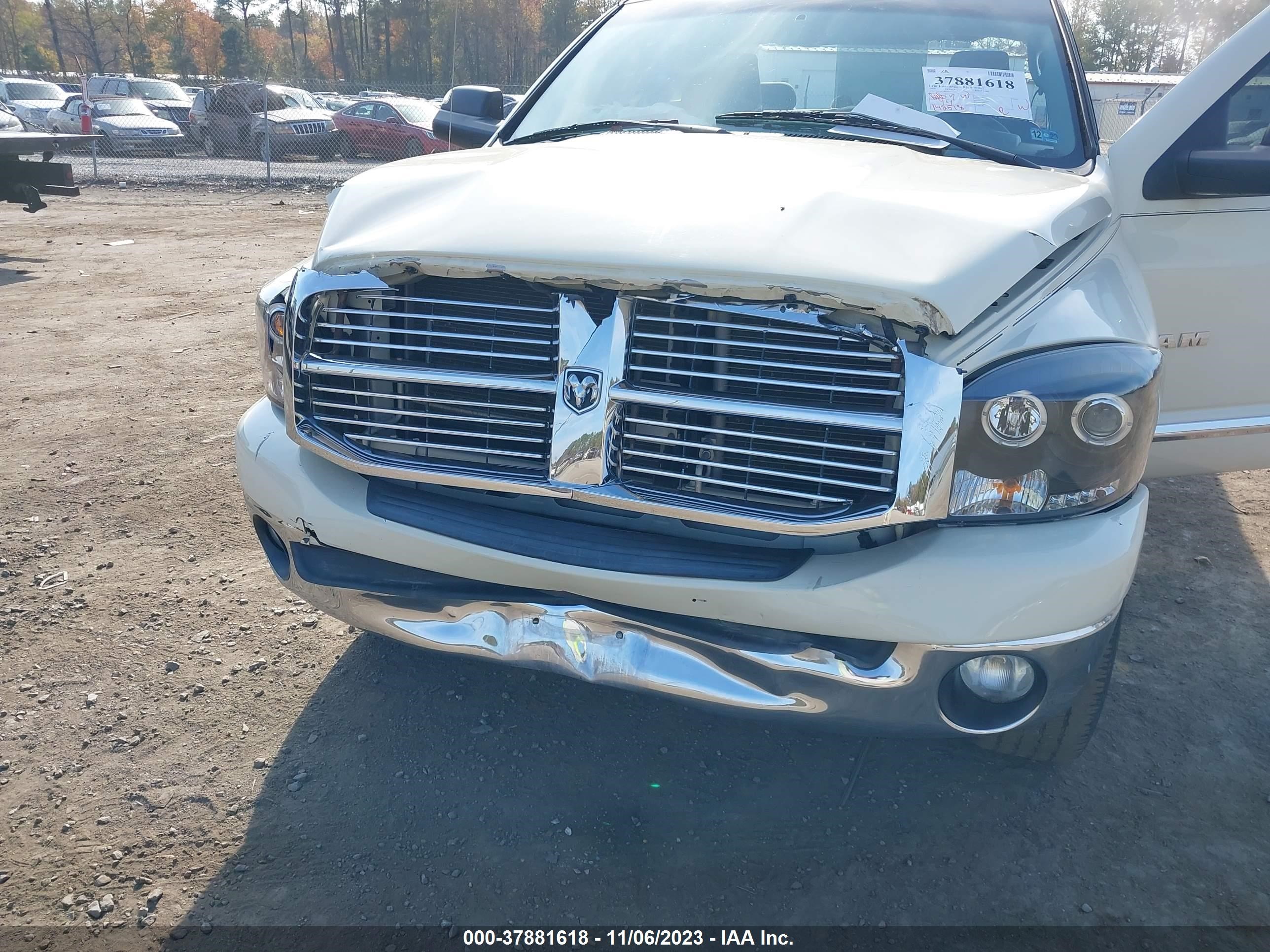 Photo 5 VIN: 1D3HU18208J164963 - DODGE RAM 