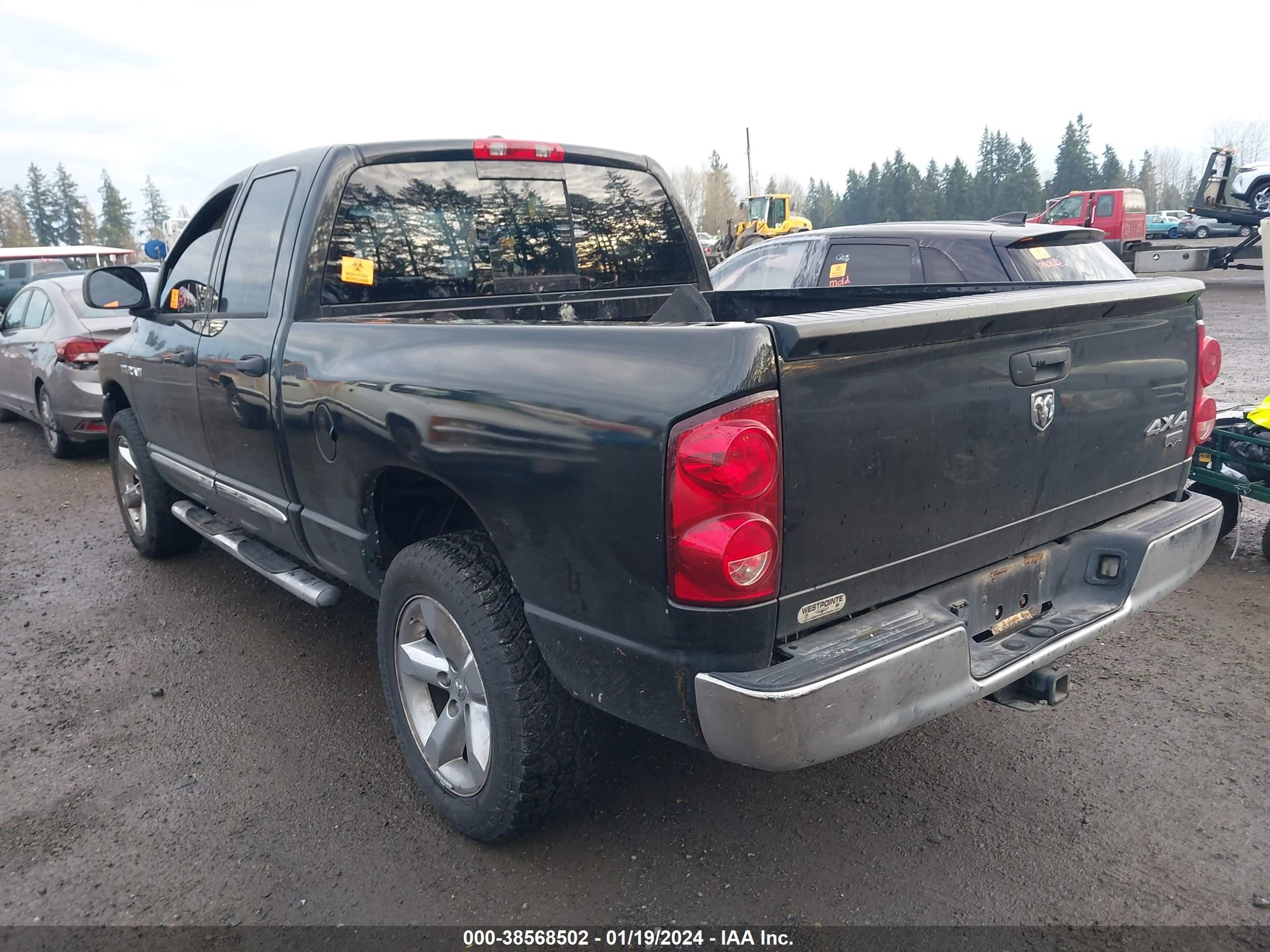 Photo 2 VIN: 1D3HU18278J171313 - DODGE RAM 