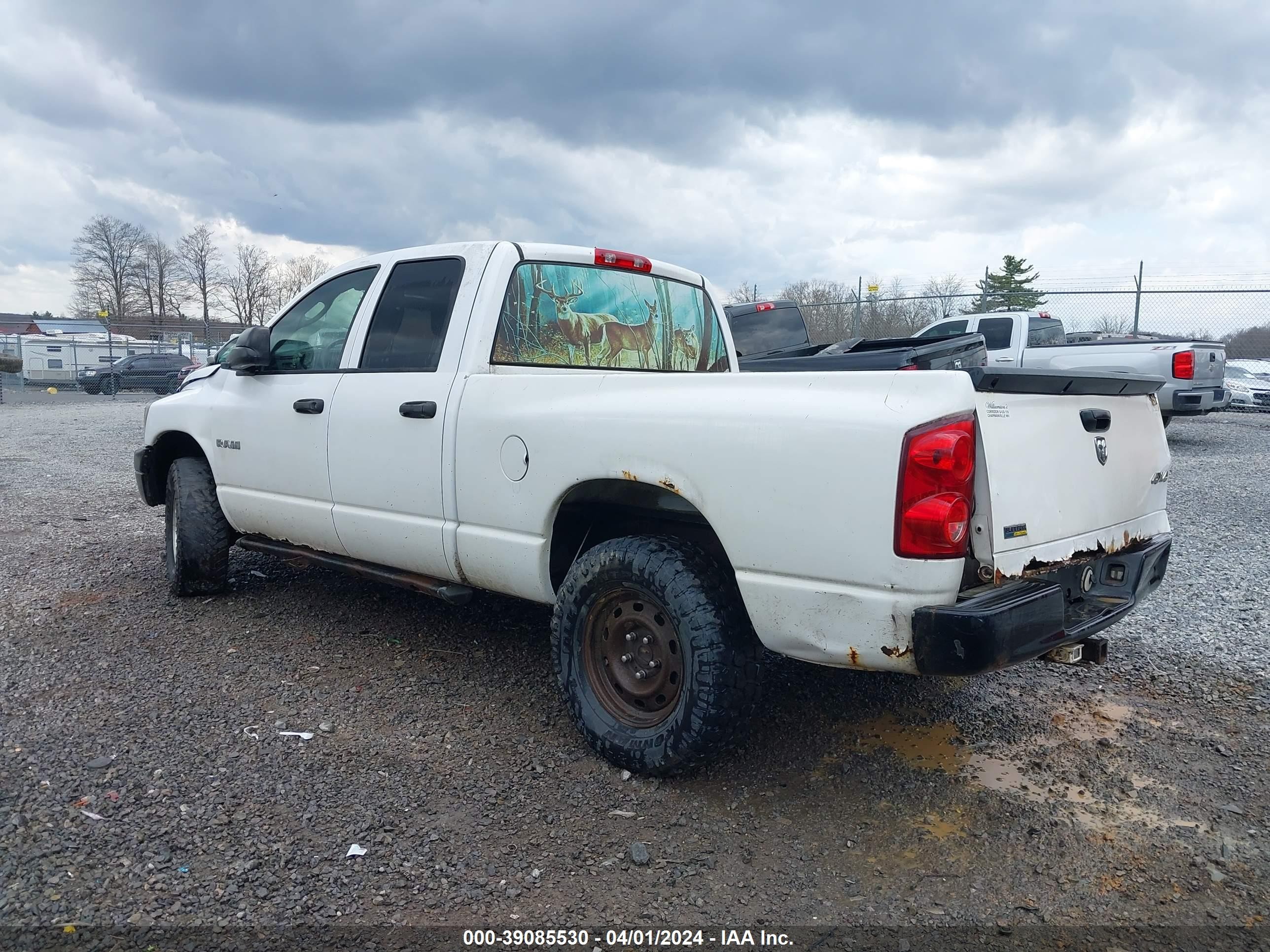 Photo 2 VIN: 1D3HU18N08J178937 - DODGE RAM 