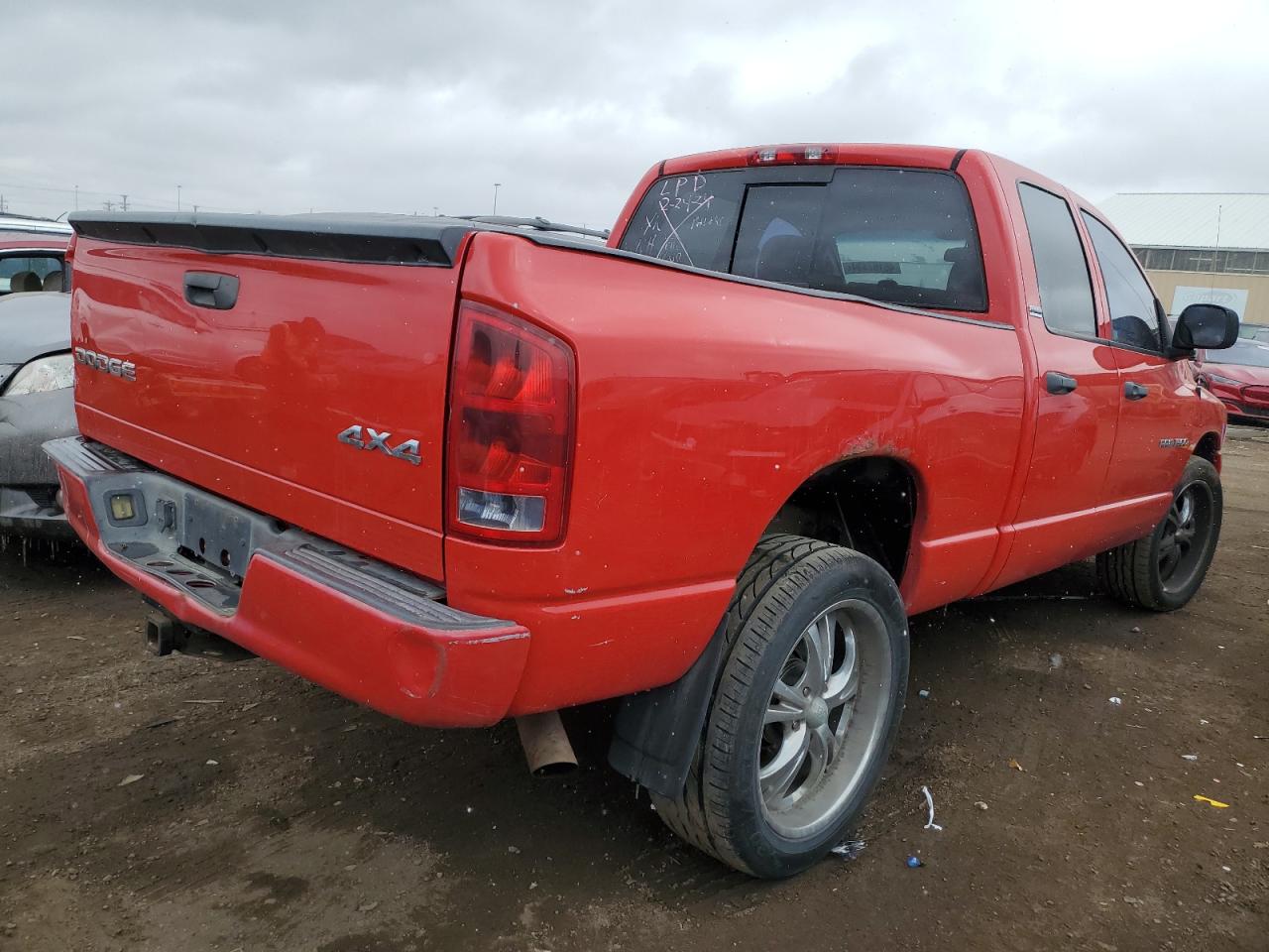 Photo 2 VIN: 1D3HU18ZX2J240600 - DODGE RAM 