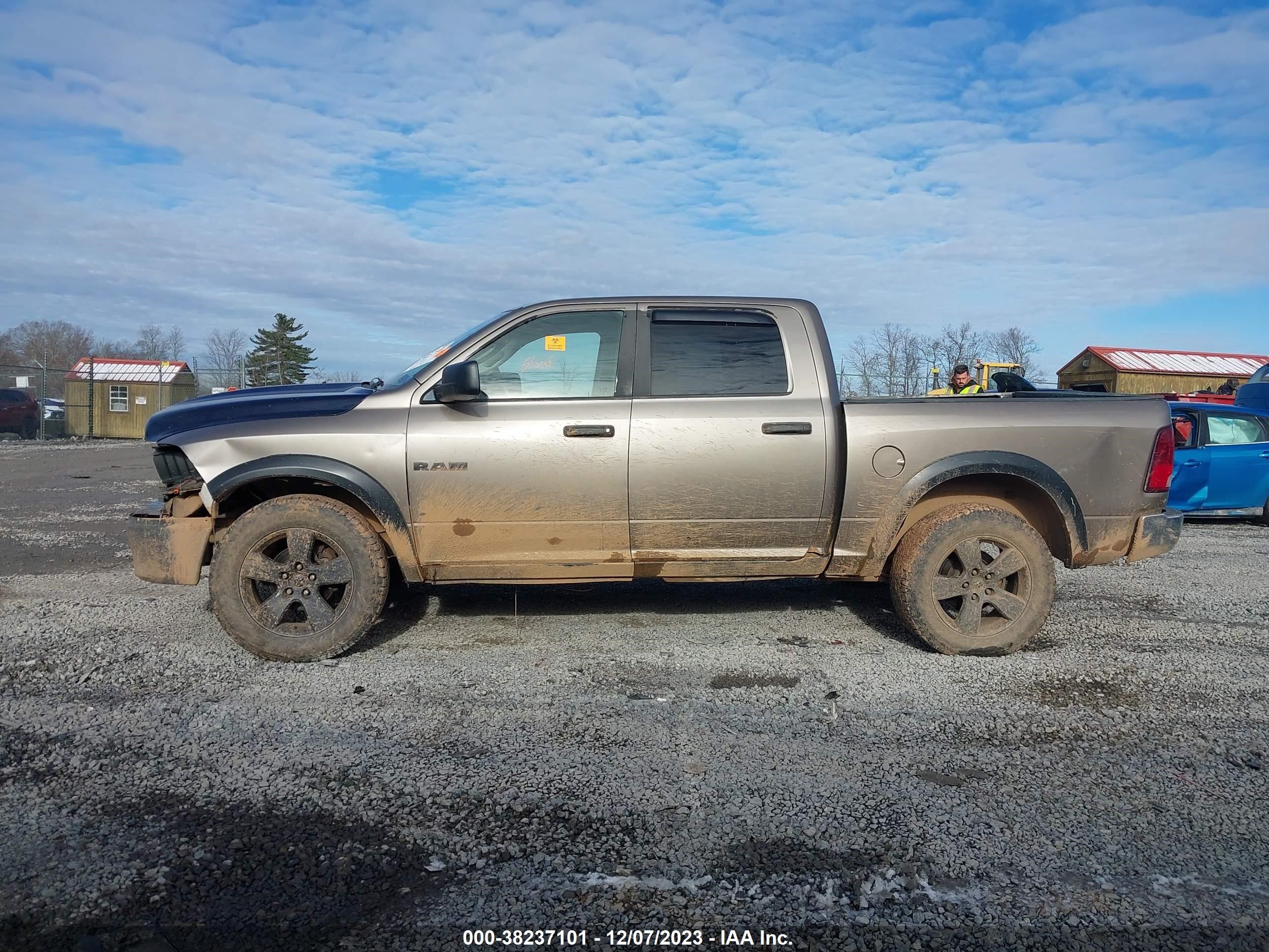 Photo 14 VIN: 1D3HV13P29S735834 - DODGE RAM 