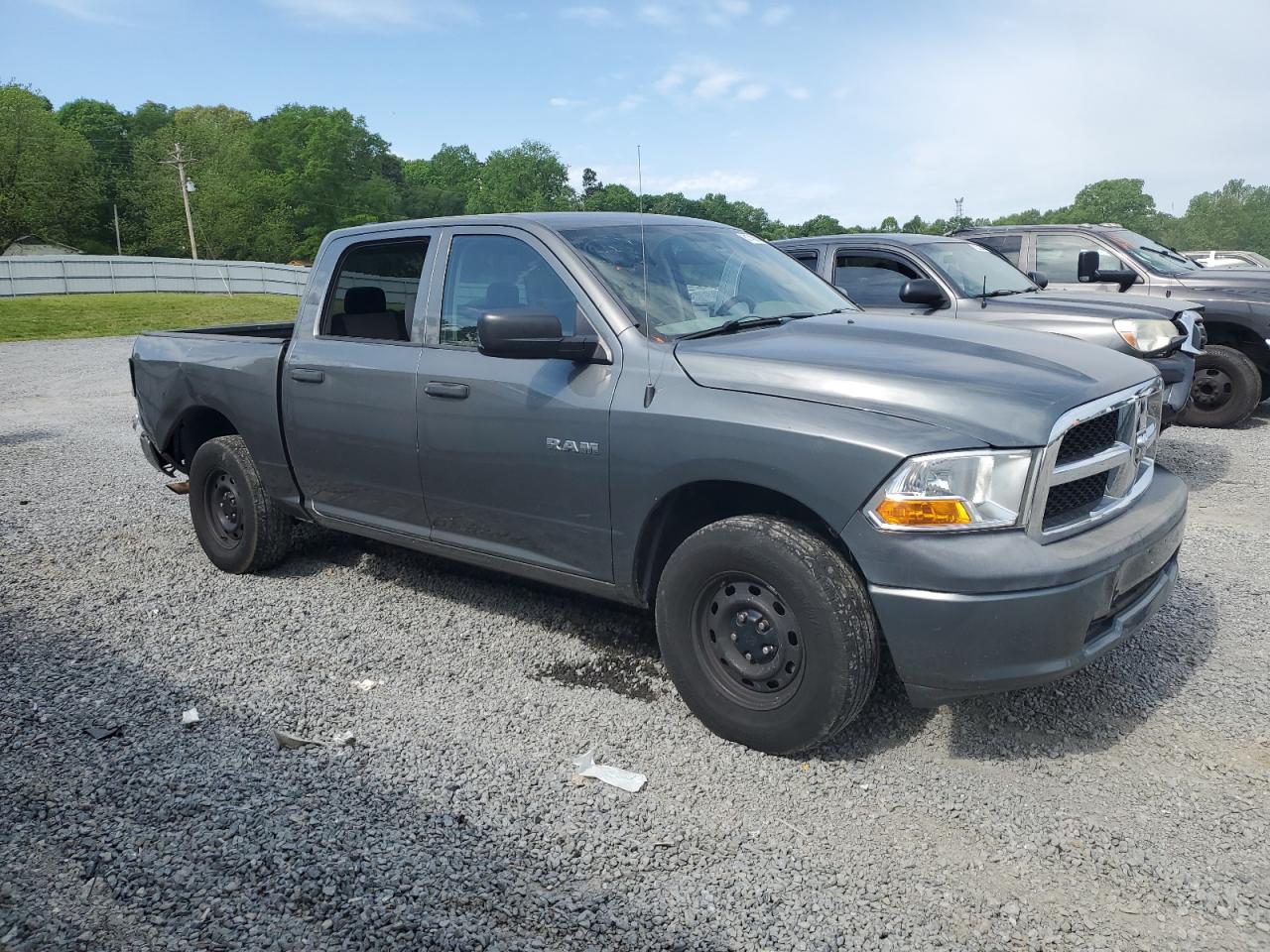 Photo 4 VIN: 1D3HV13P39S788073 - DODGE RAM 